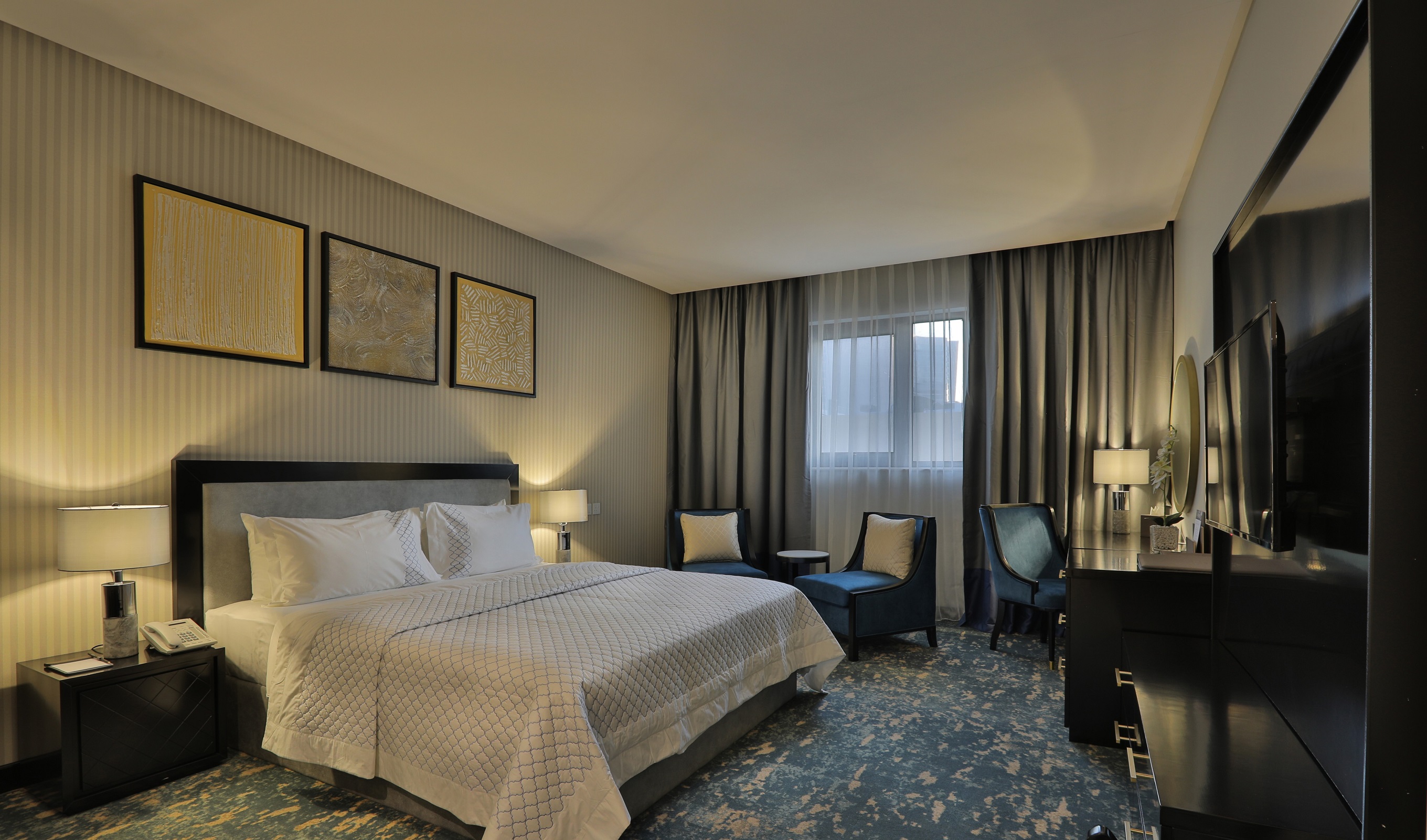 Suite Classic King Bed