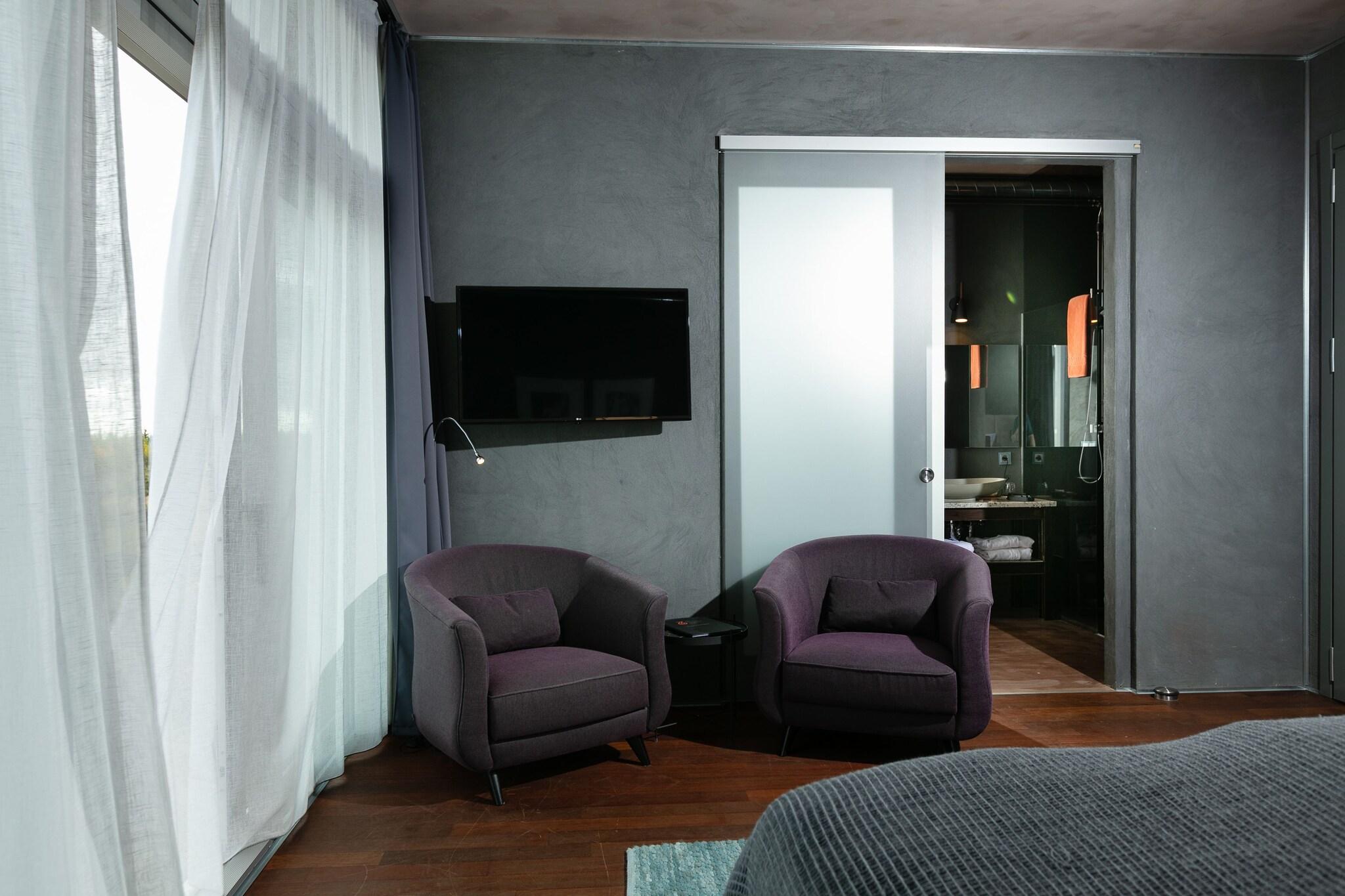 Junior Suite Accessible