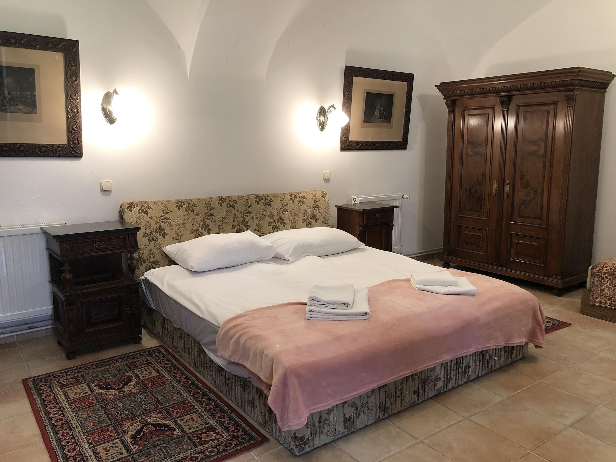 Double Queen Size Bed