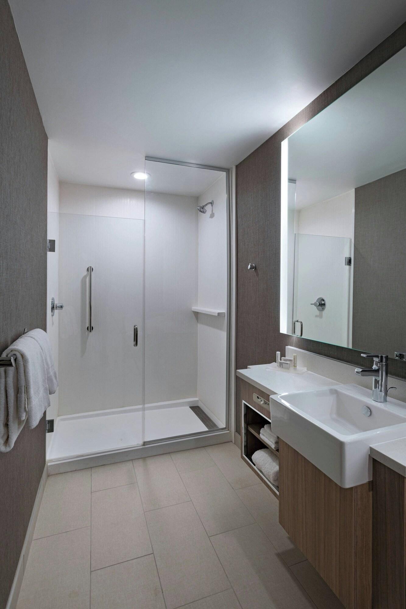 Suite City View Two Queen Beds