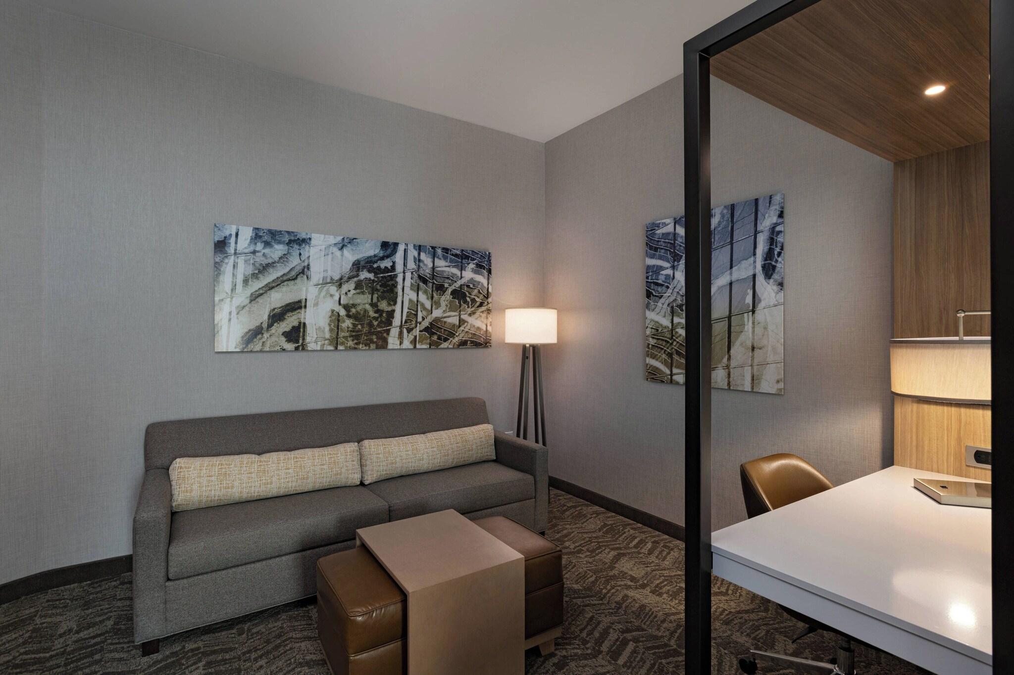 Suite City View Two Queen Beds