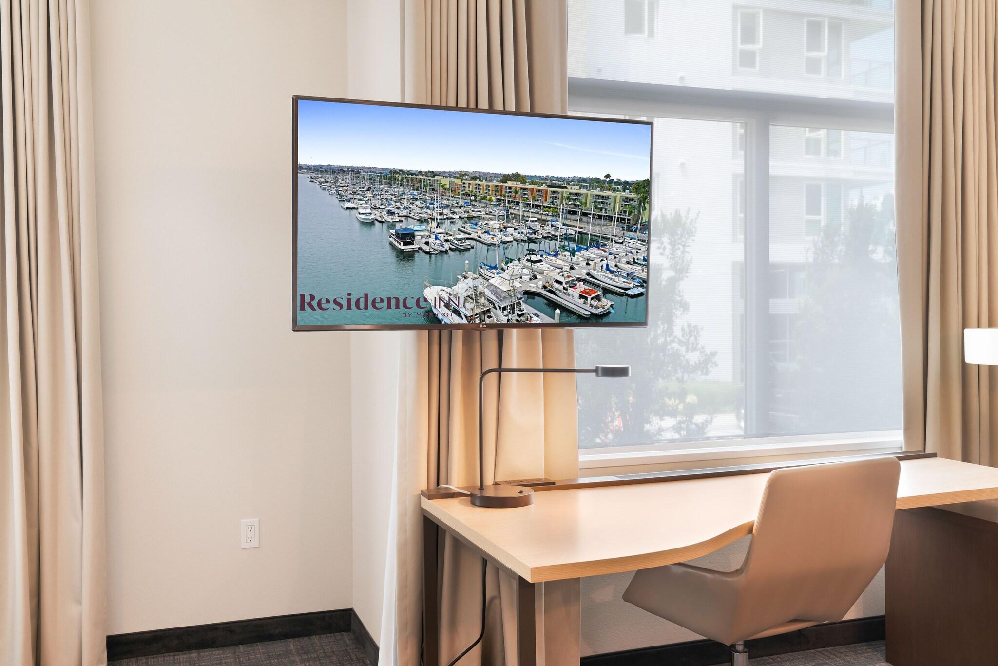 Studio Accessible King Size Bed