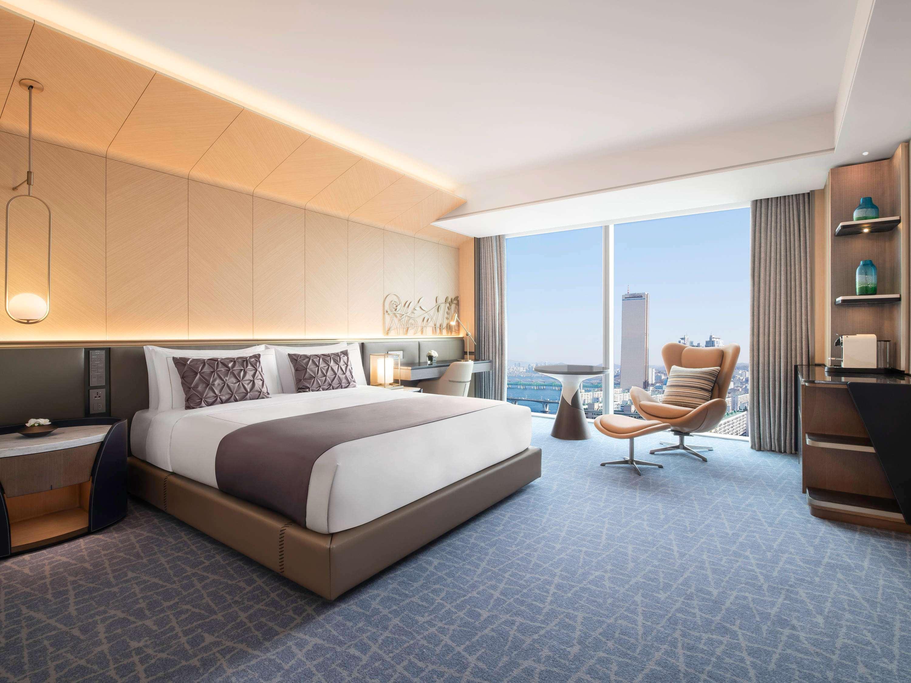 Double Executive King Bed