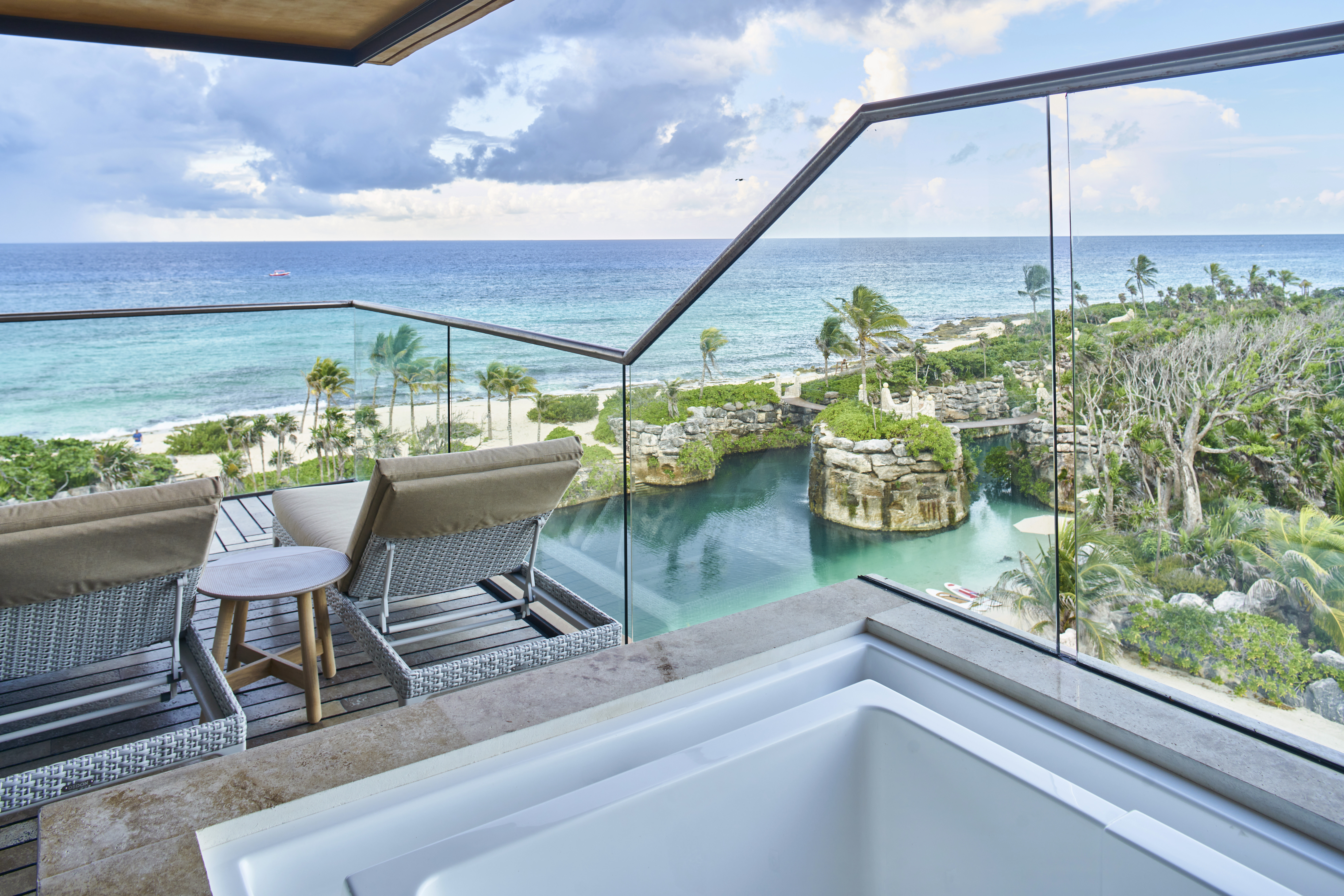 Junior Suite Ocean Front