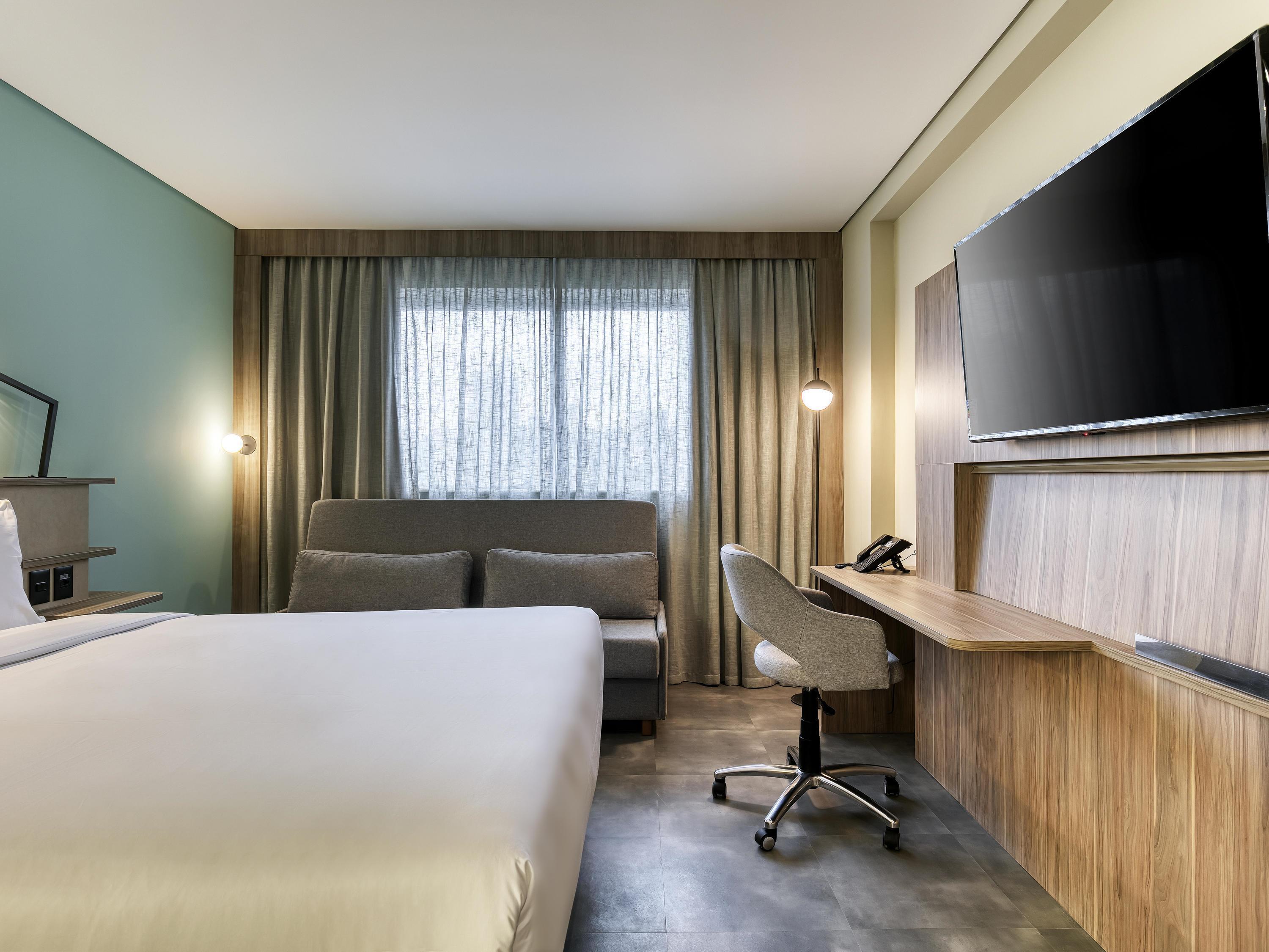 Double Queen Size Bed