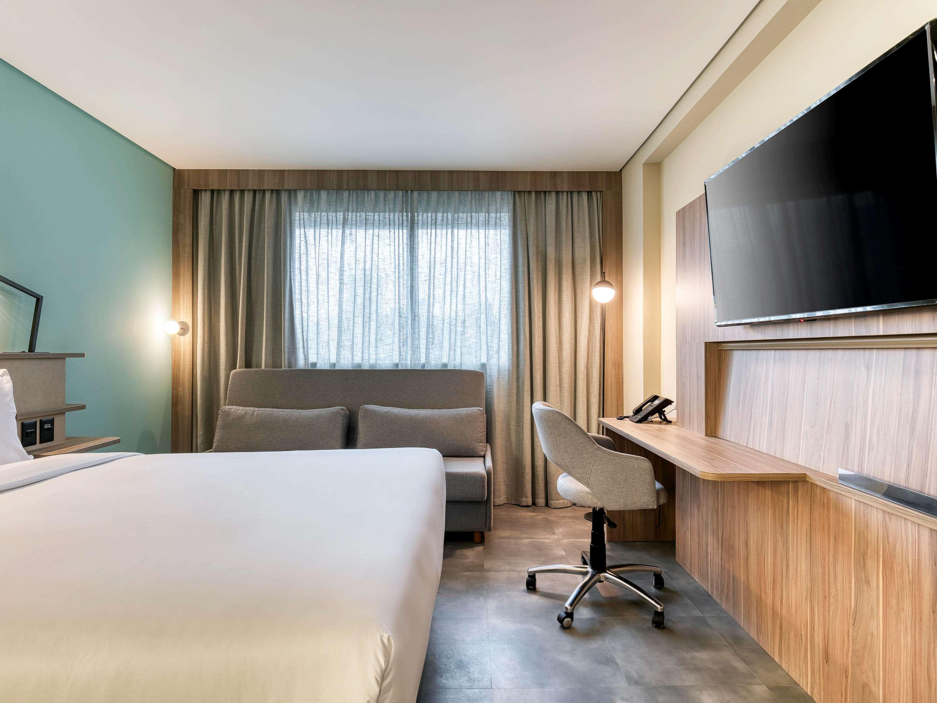 Double Queen Size Bed