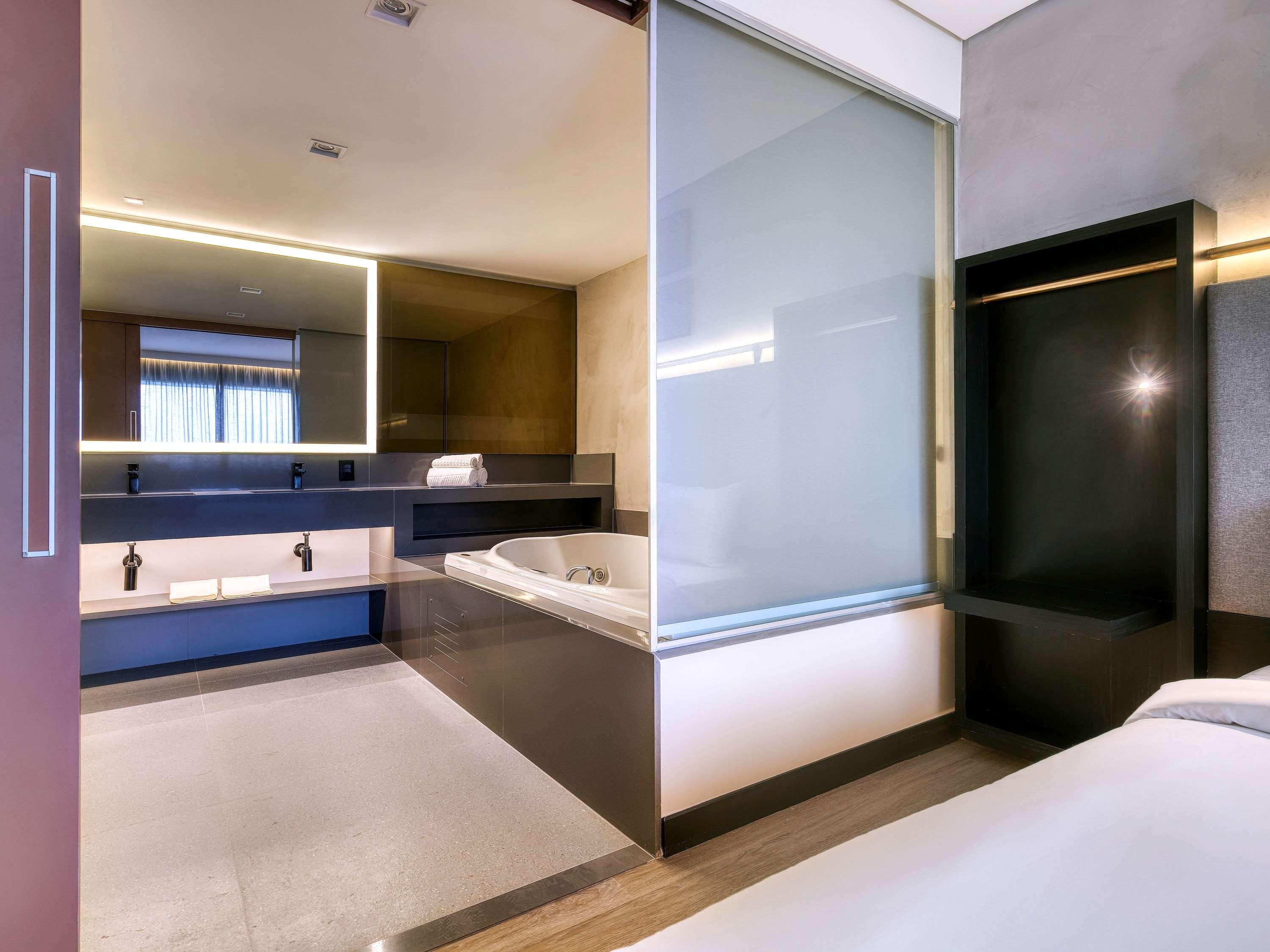 Double Superior Queen Bed