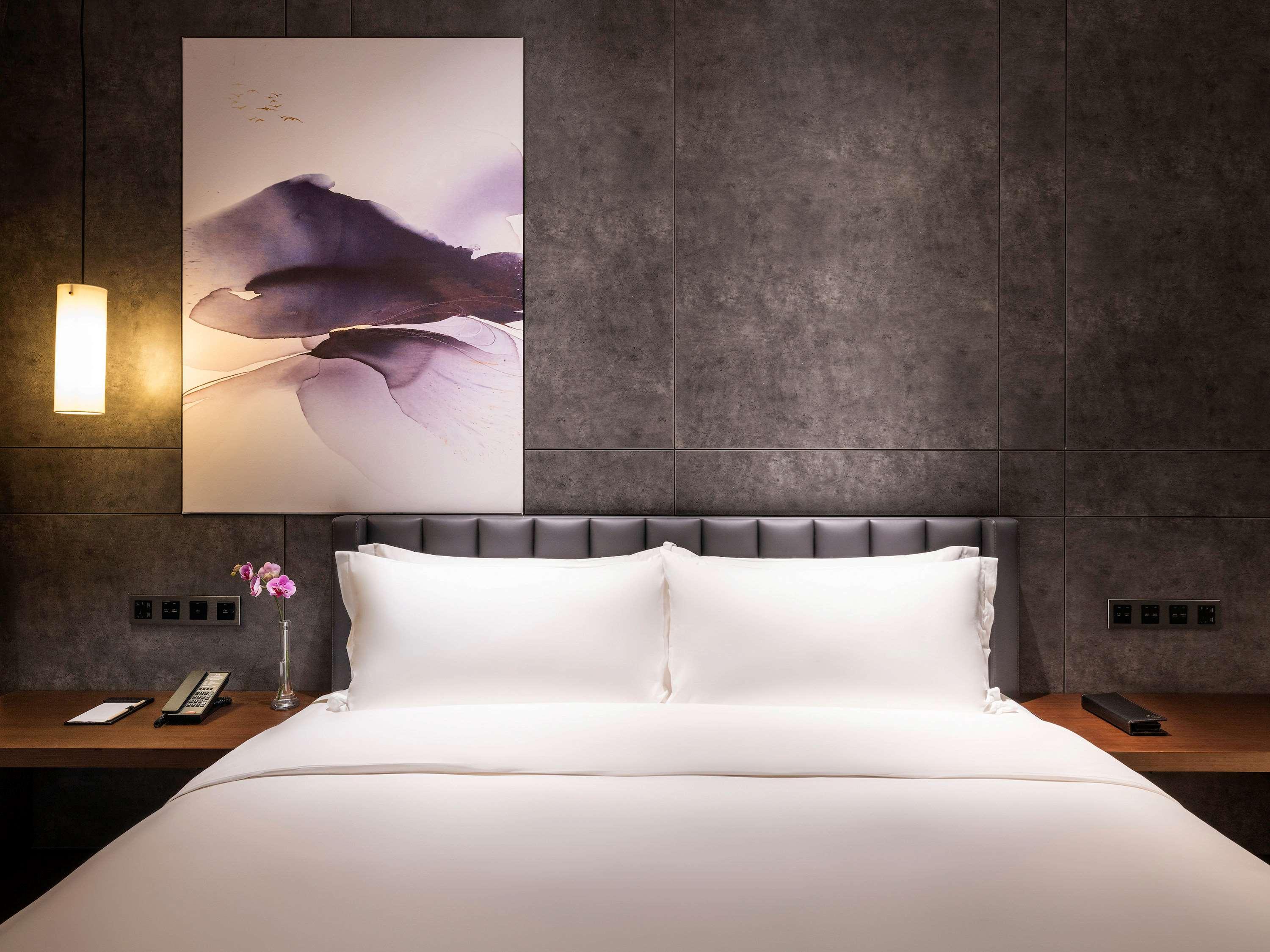 Double Deluxe King Bed