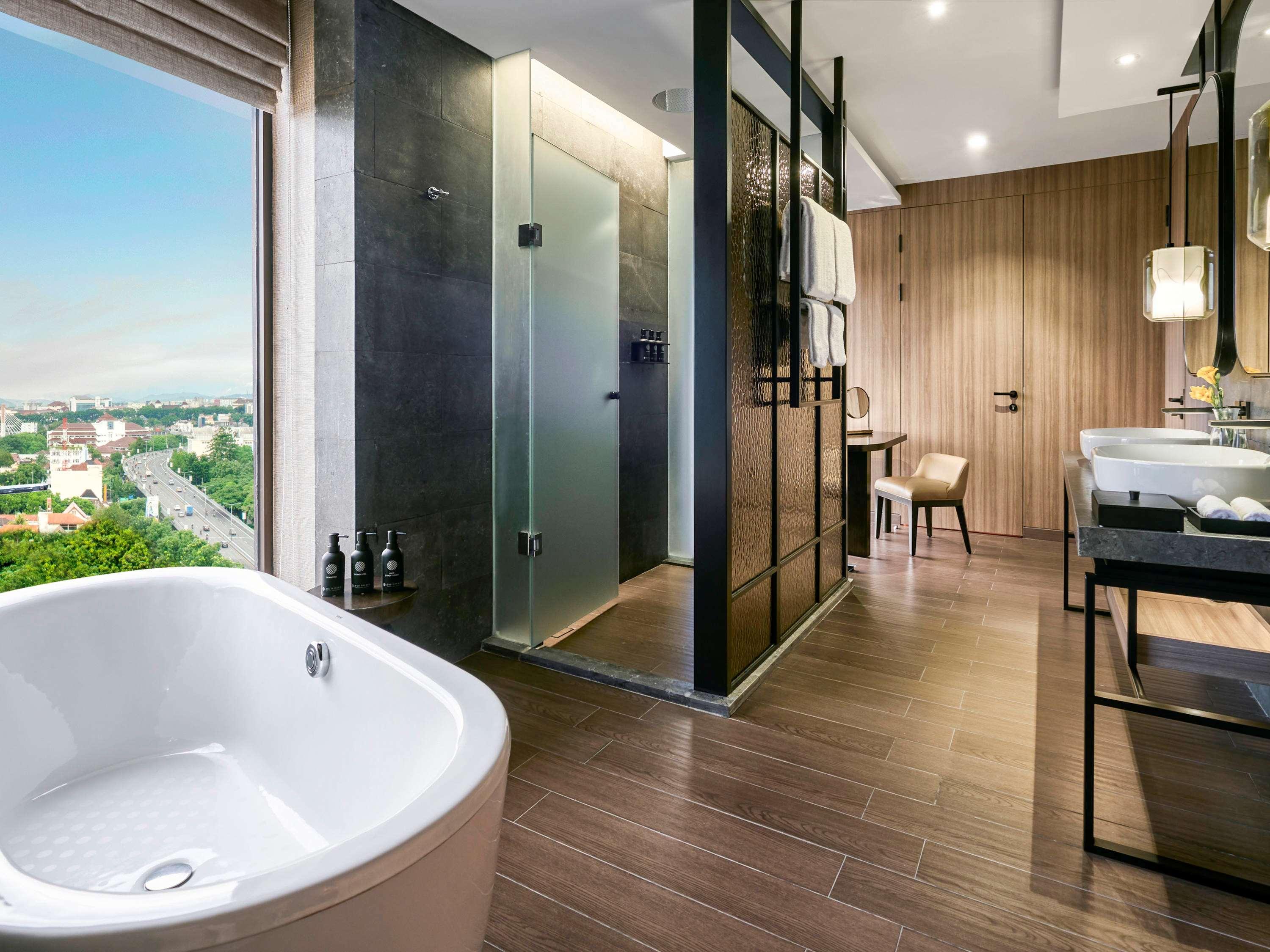 Junior Suite King Size Bed