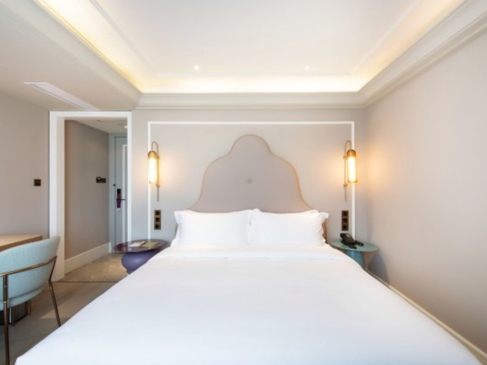 Double Queen Size Bed