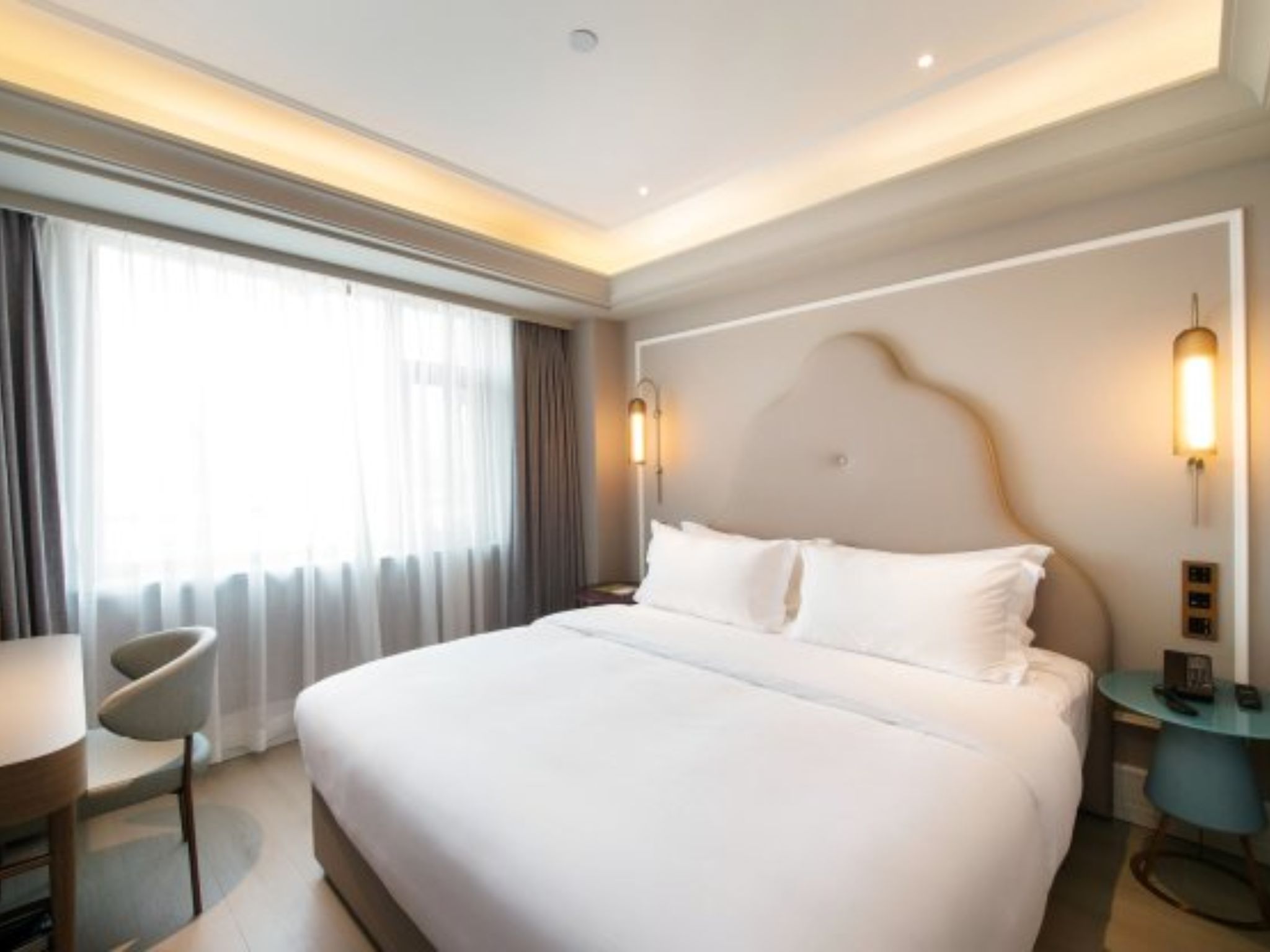 Double Deluxe King Bed