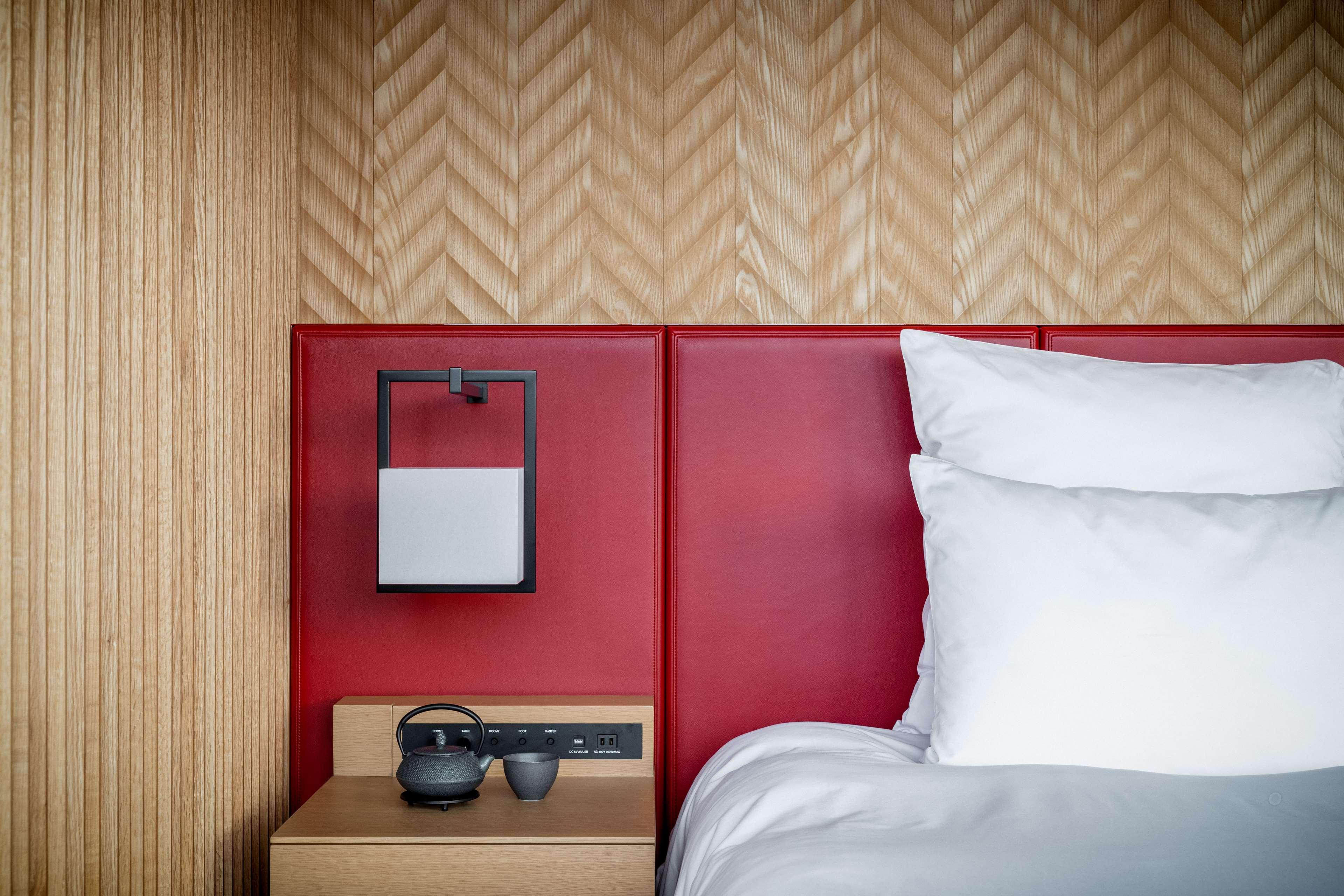 Double Deluxe King Bed