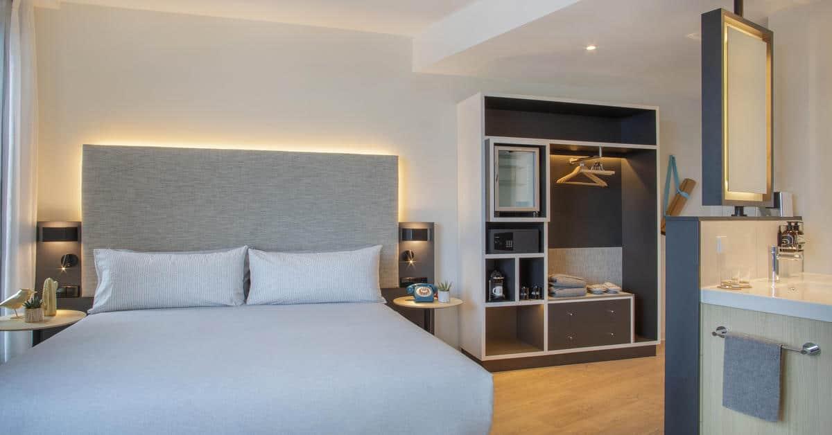 Double King Size Bed