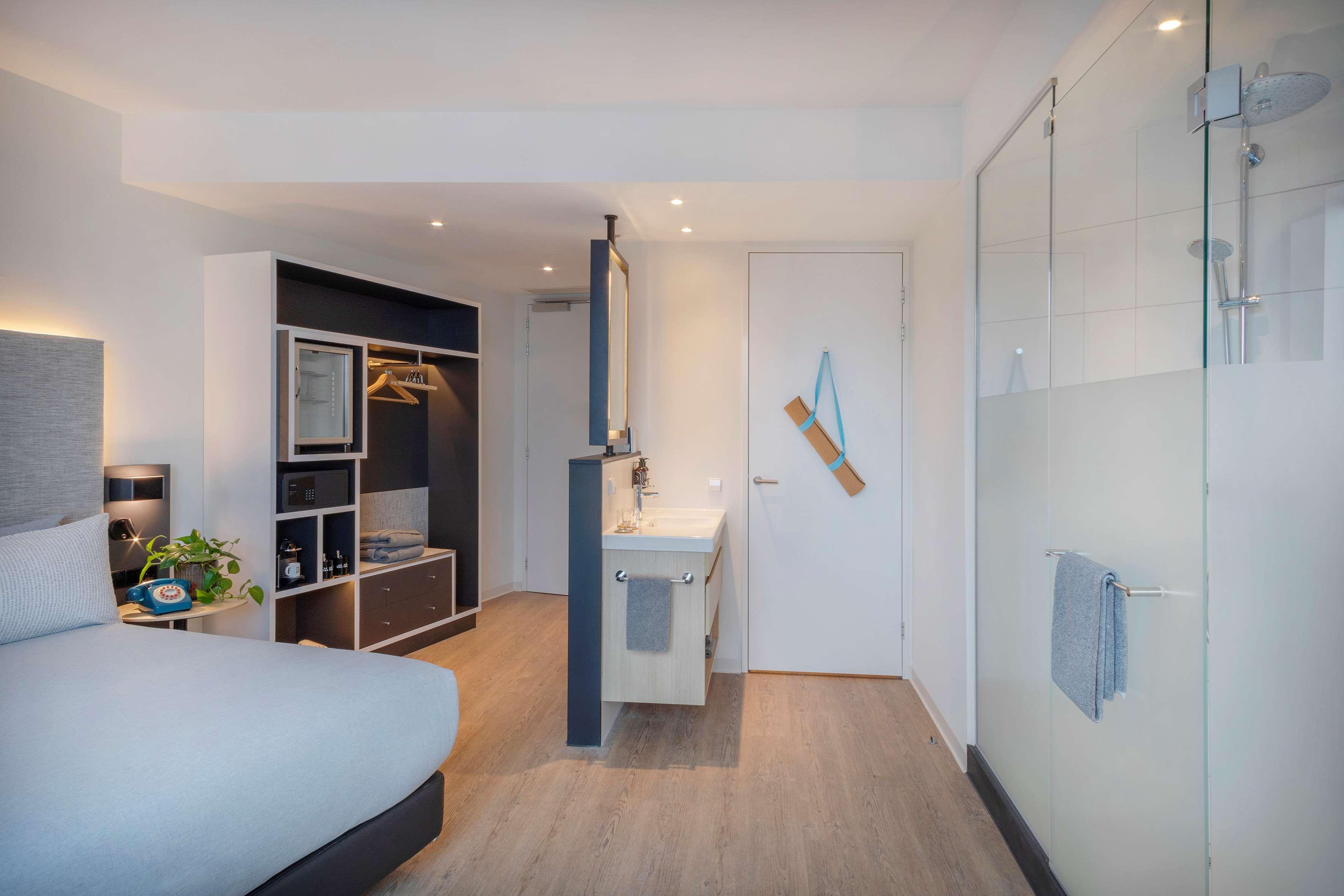 Double King Size Bed