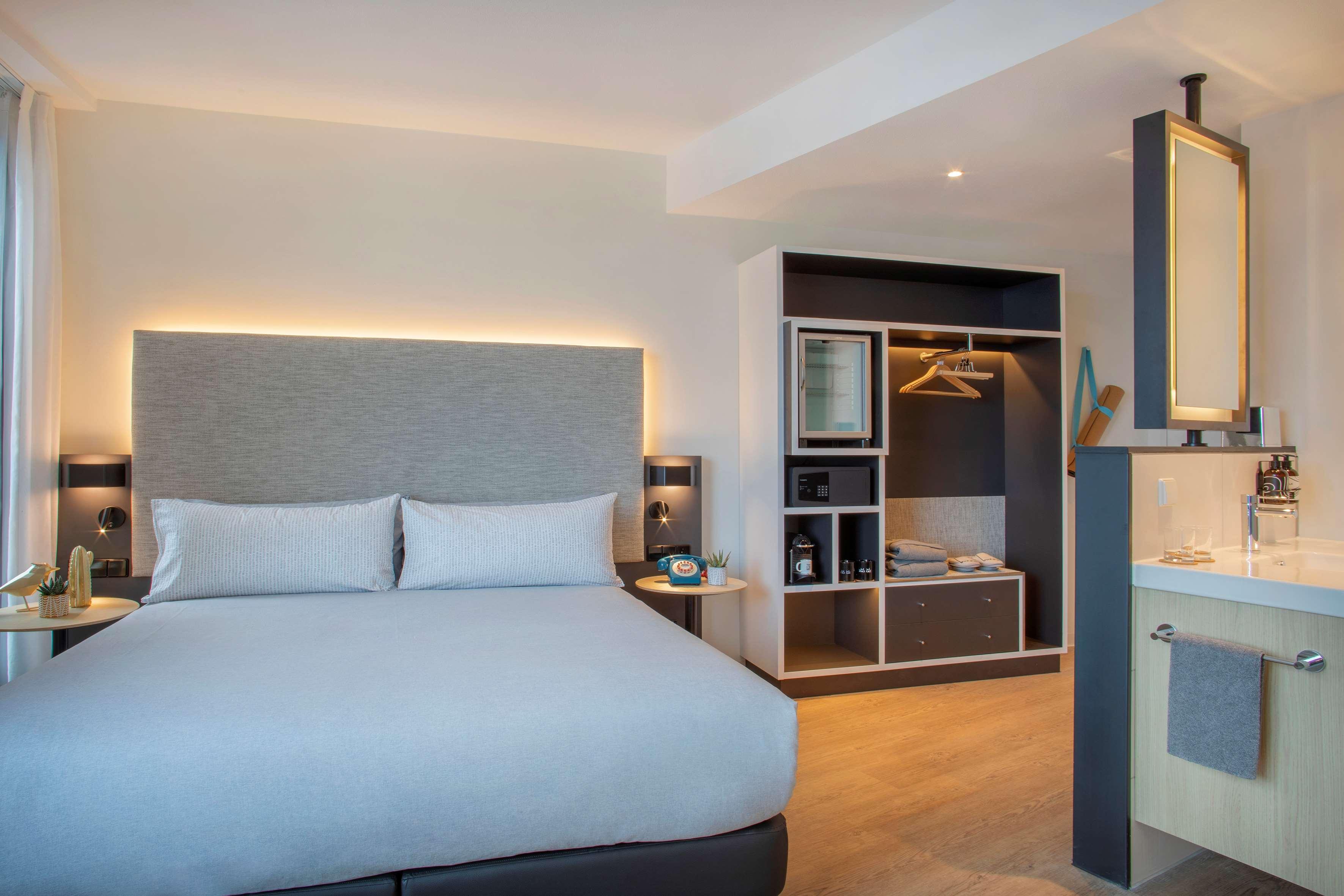 Double King Size Bed