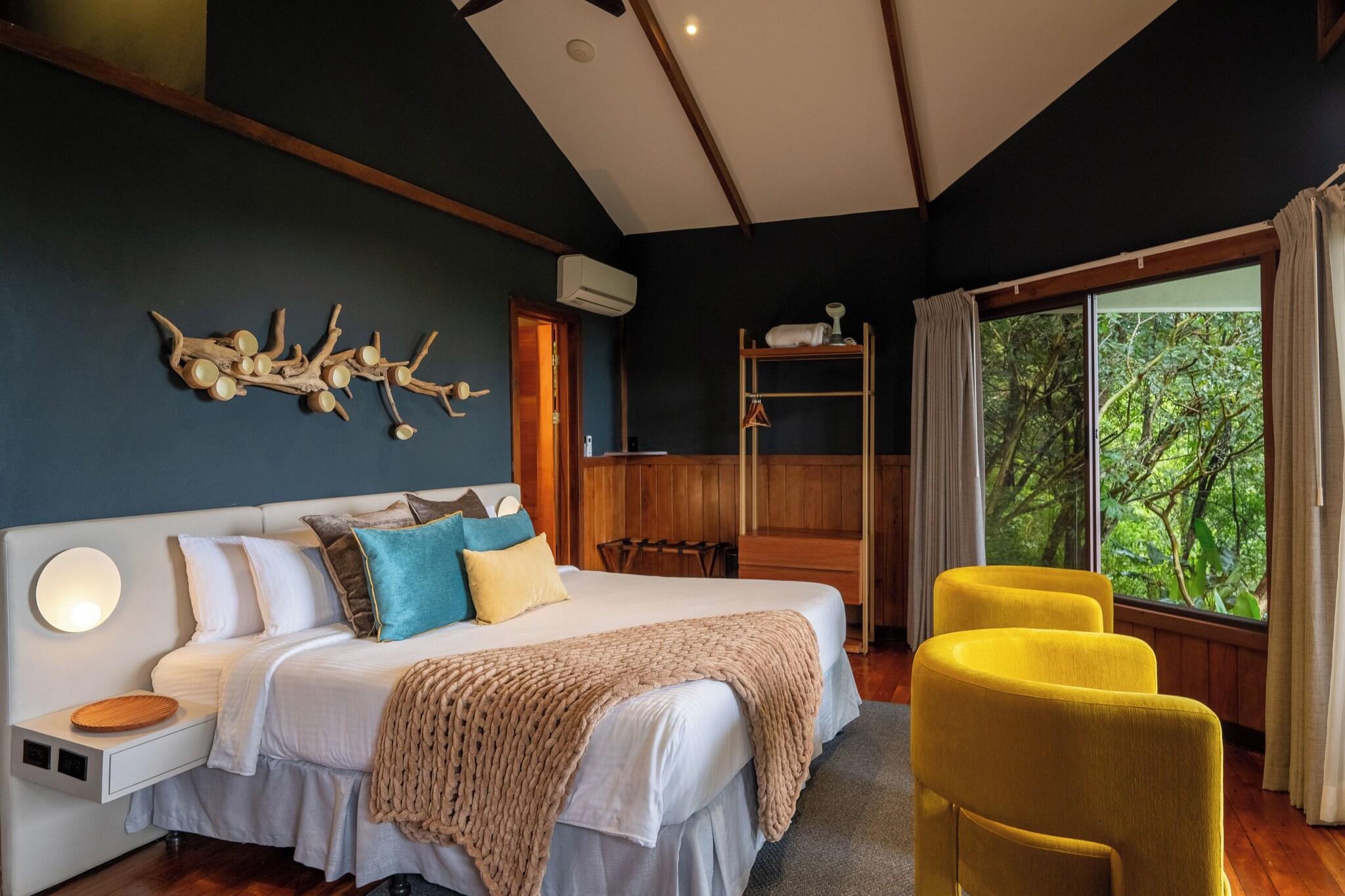 Bungalow Deluxe King Bed