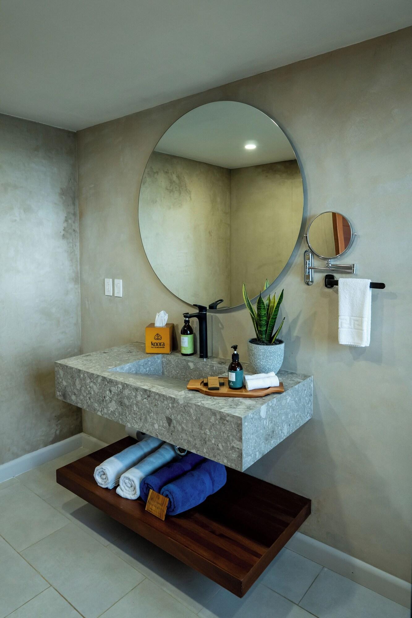 Bungalow Two King Beds