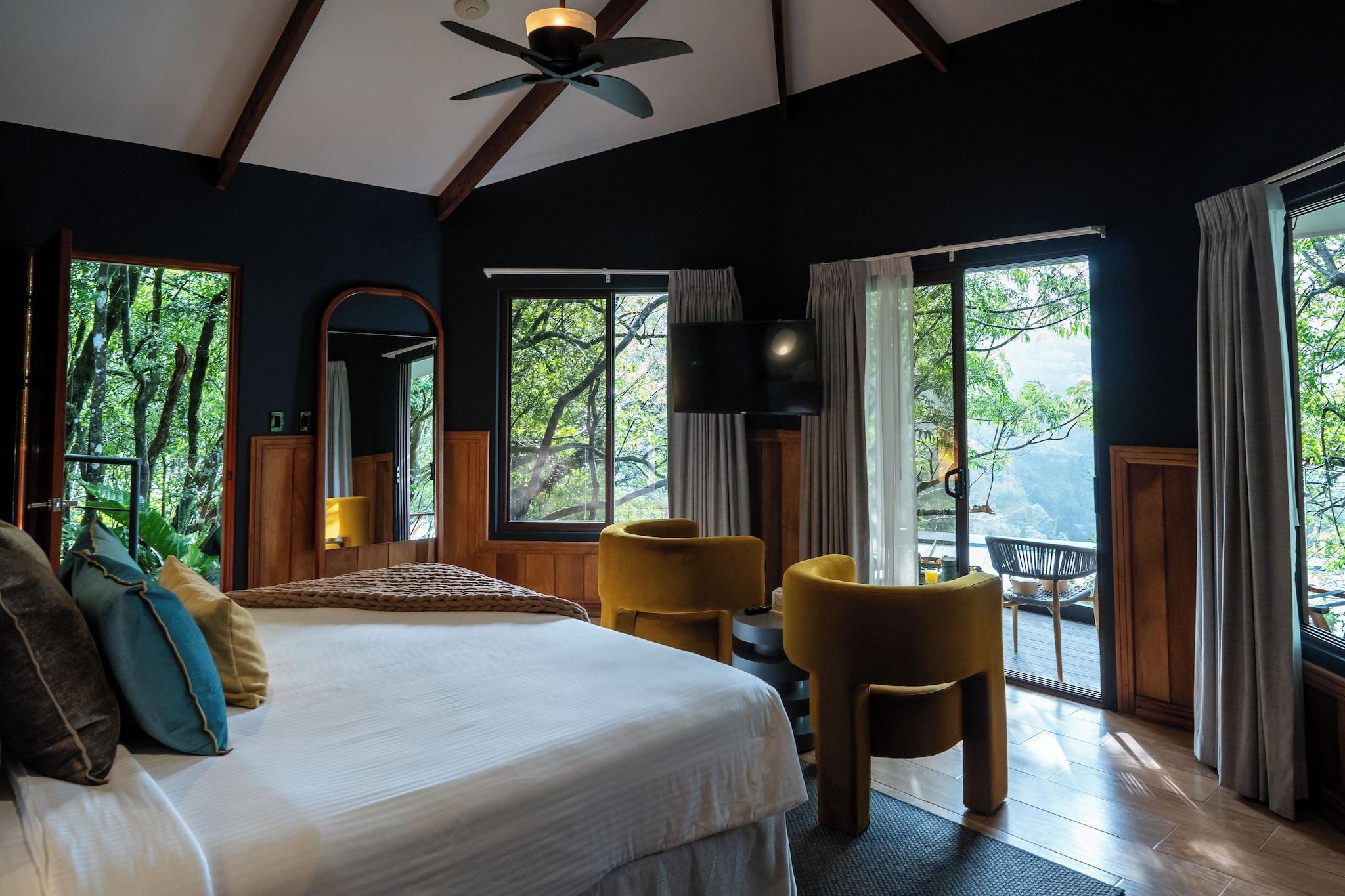 Bungalow Two King Beds