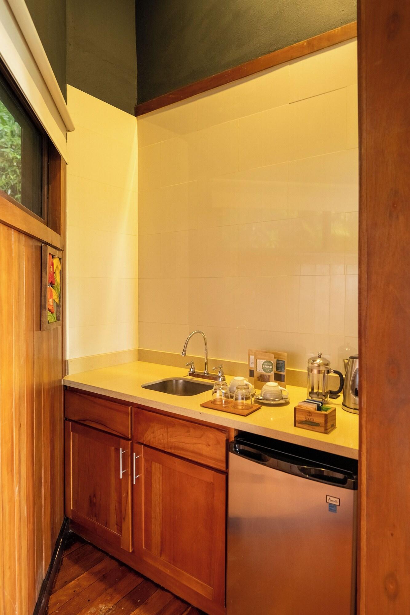 Bungalow Deluxe King Bed