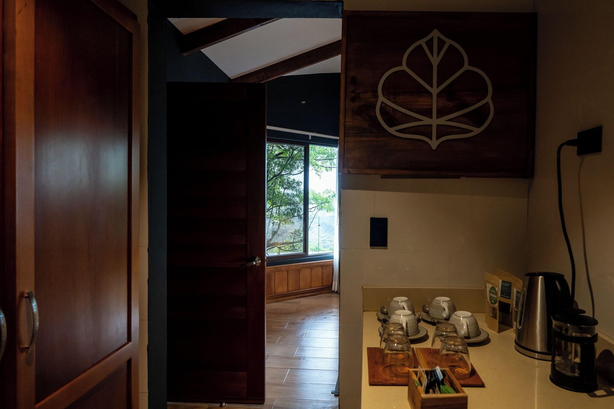 Bungalow Two King Beds