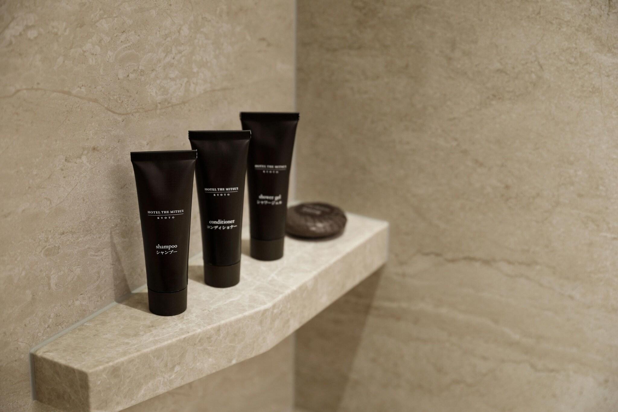 Double Garden View King Bed