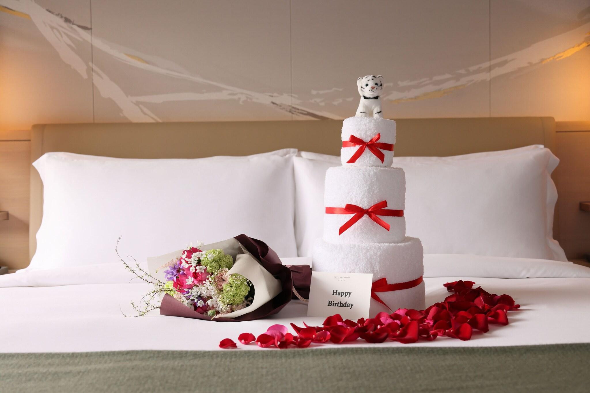 Double Garden View King Bed