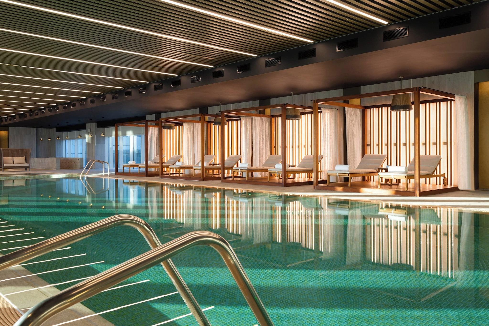 Double Club King Bed