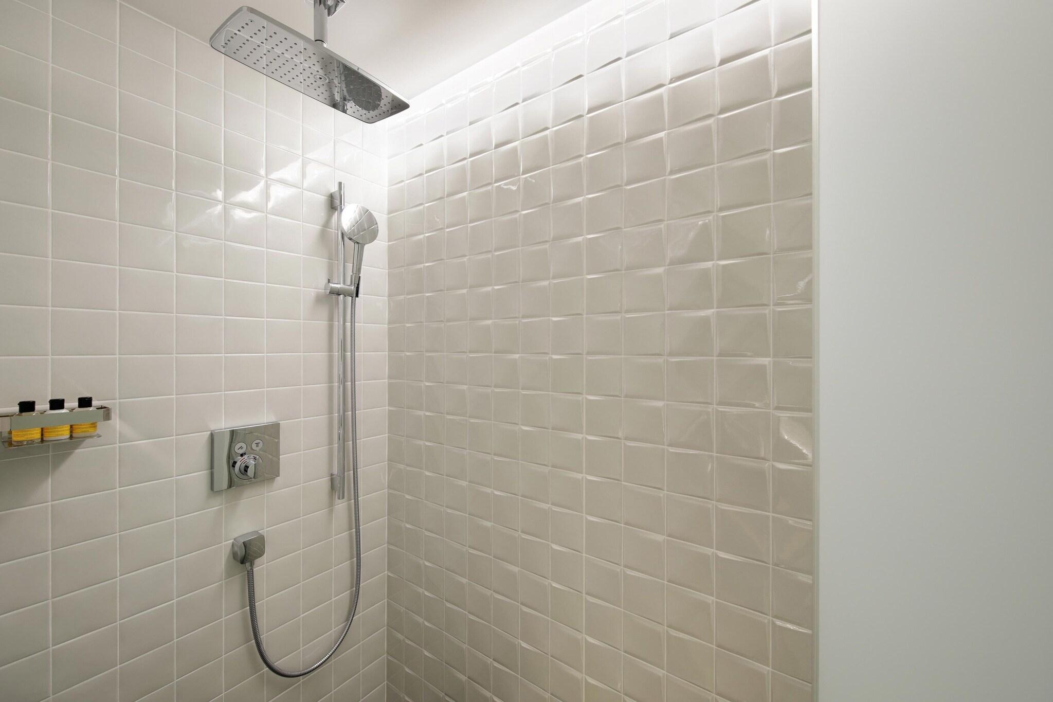 Double King Bed Non Smoking