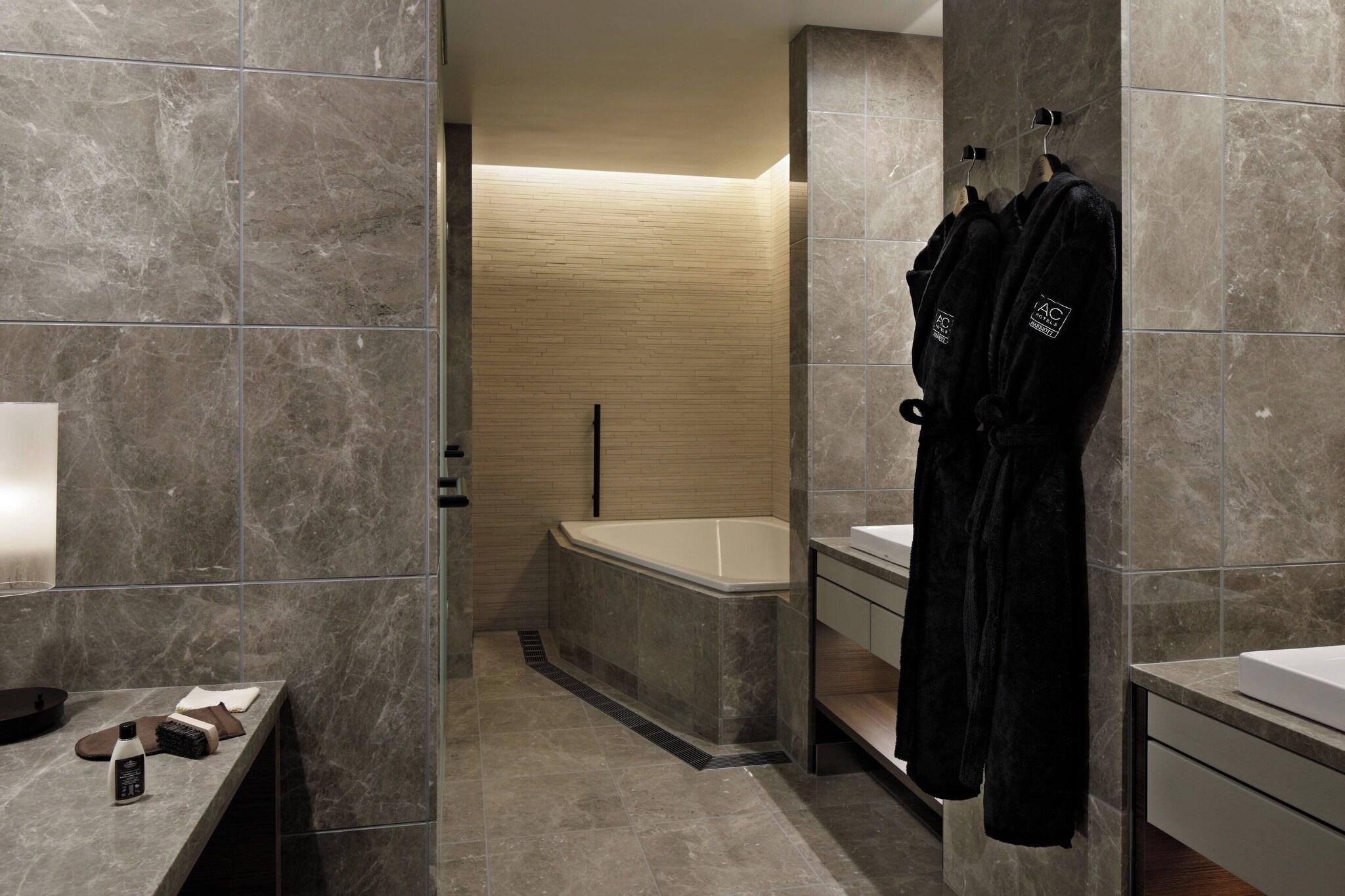 Double Two Queen Beds Premium