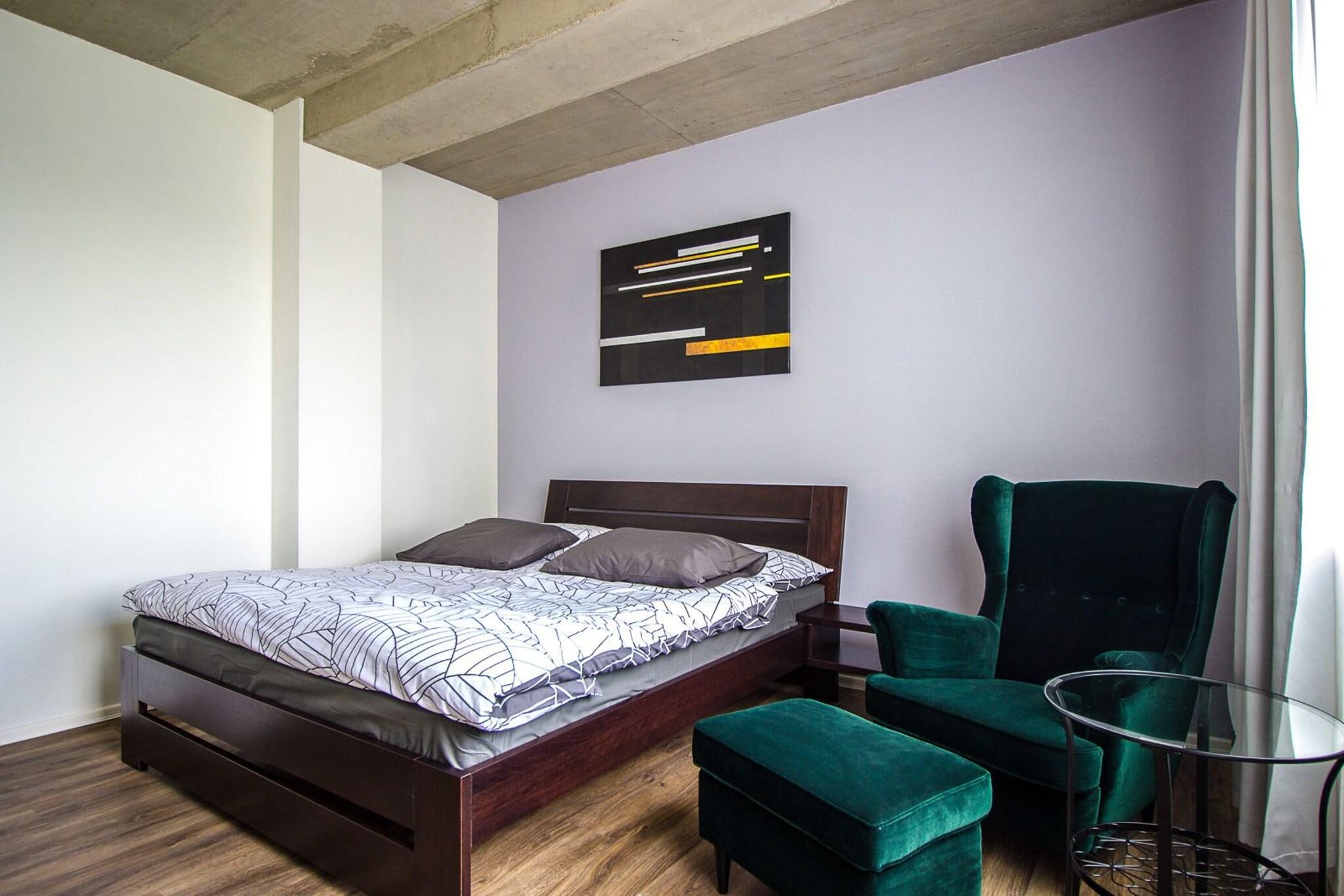 Double Queen Size Bed