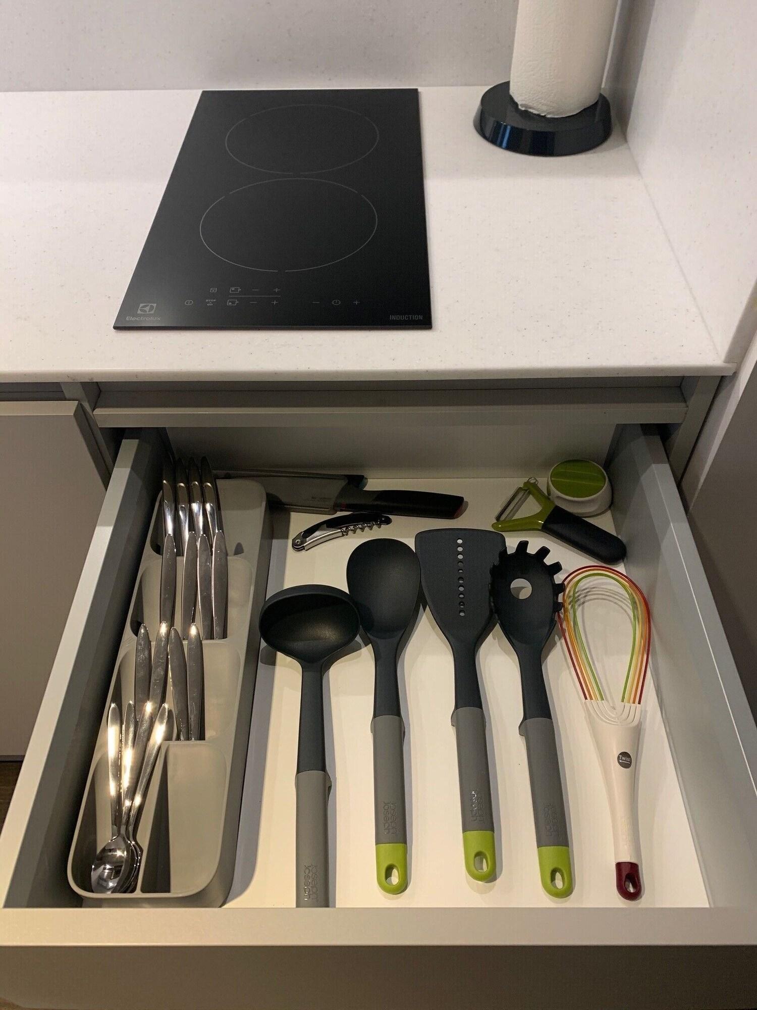 Studio Queen Size Bed