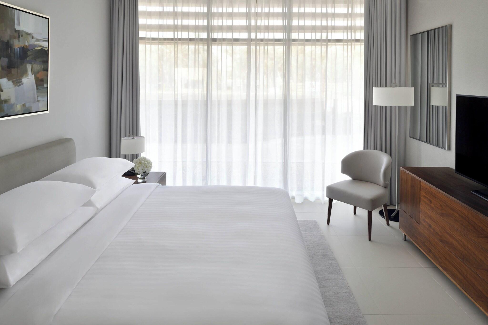 Double King Bed Non Smoking