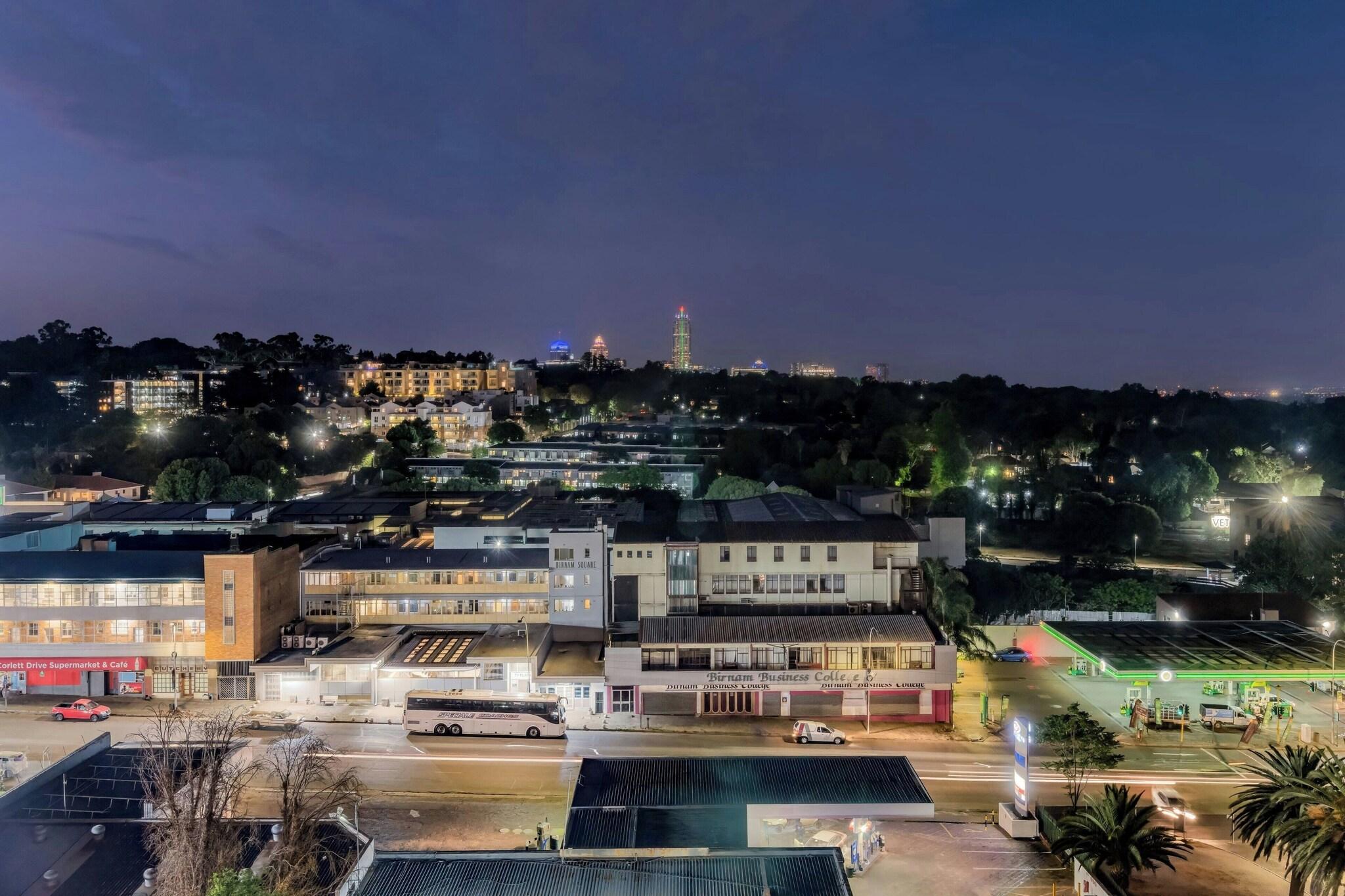 Apartment King Bed Two Bedrooms