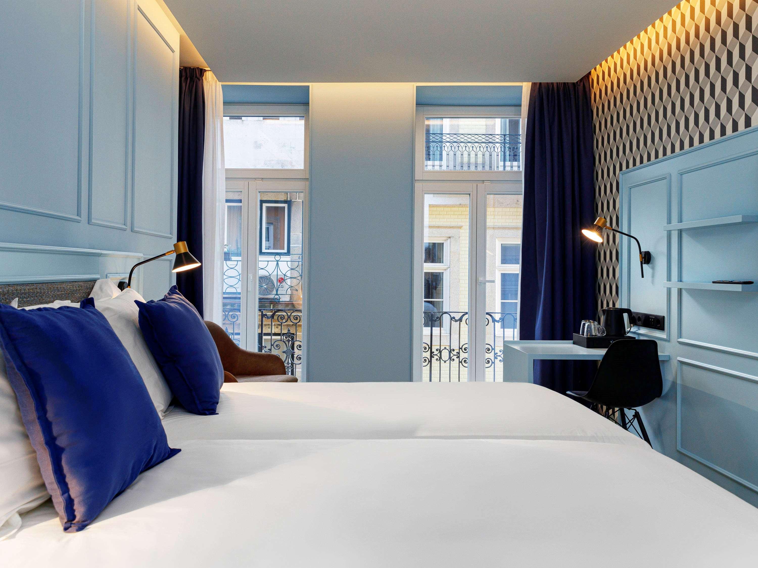 Twin Classic City View