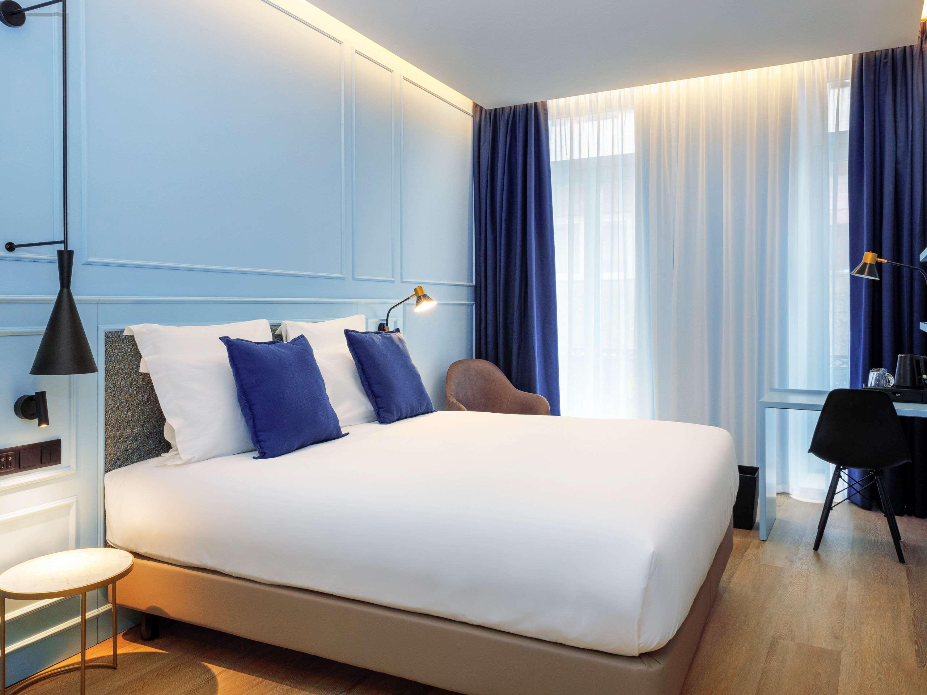 Room Connecting Room