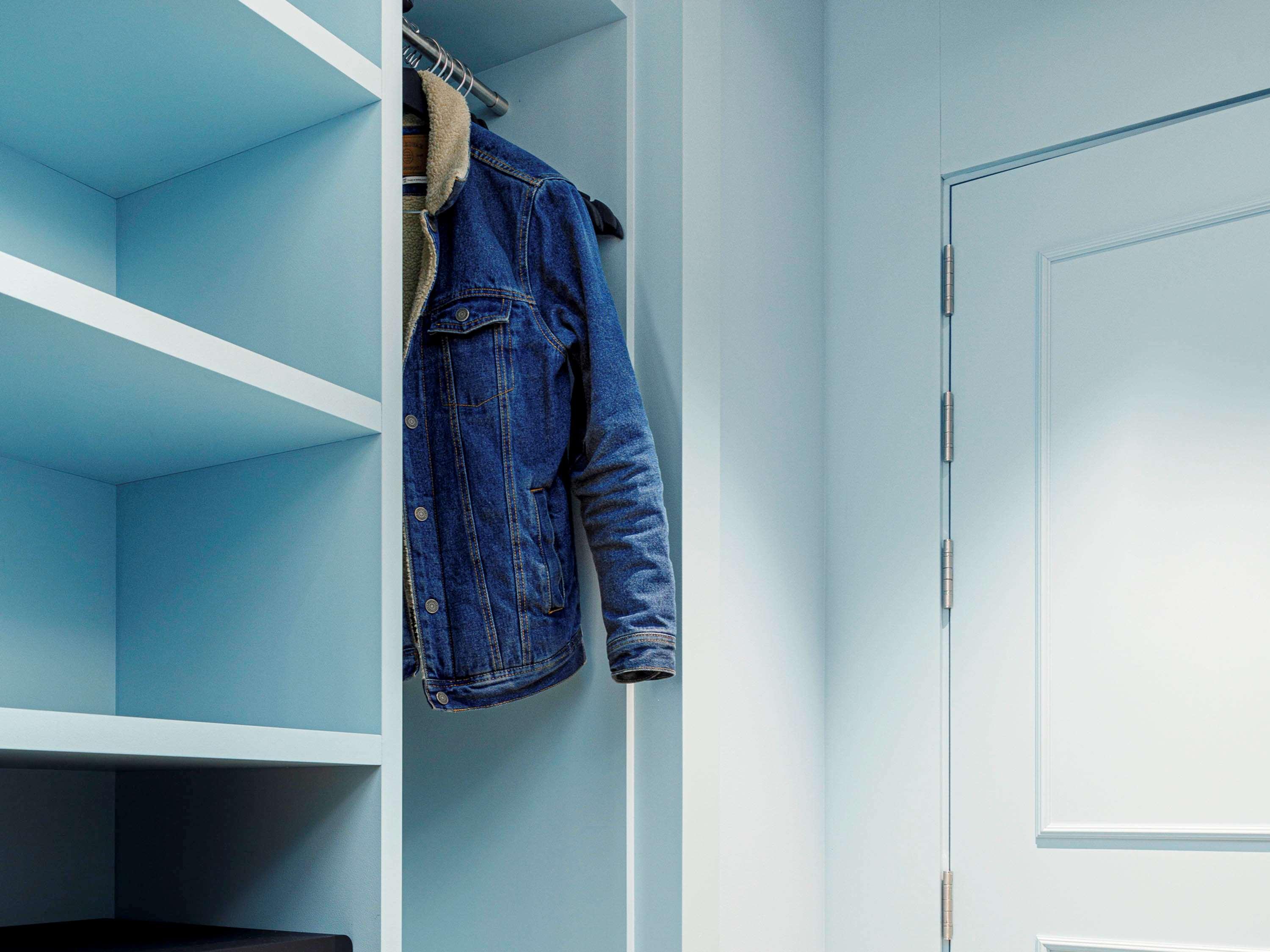 Room Connecting Room