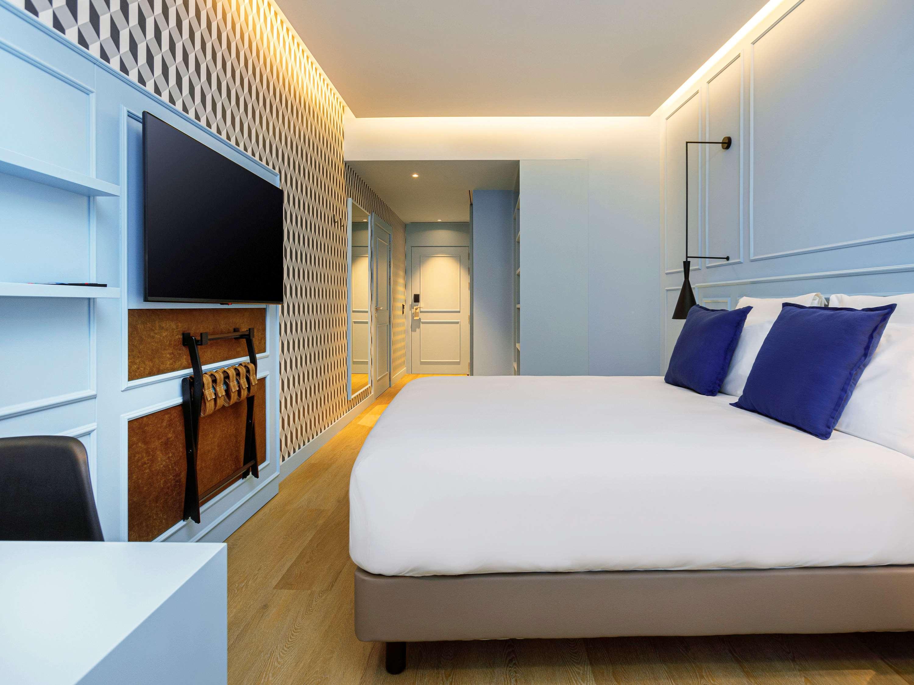 Double Classic City View