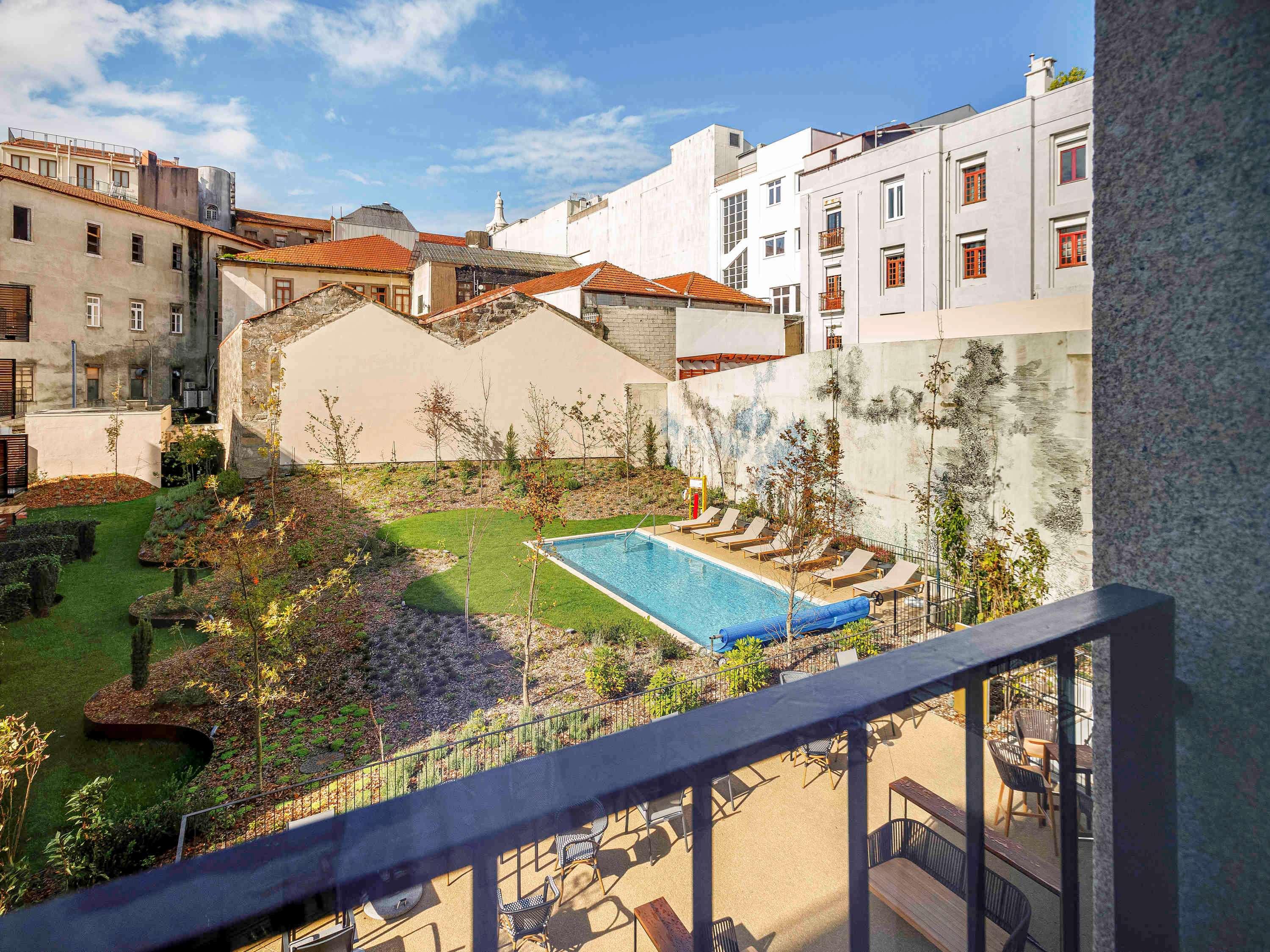 Twin Classic Garden View