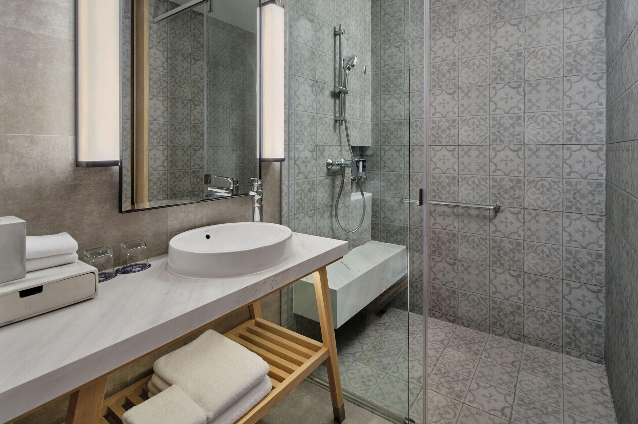 Double Superior King Bed