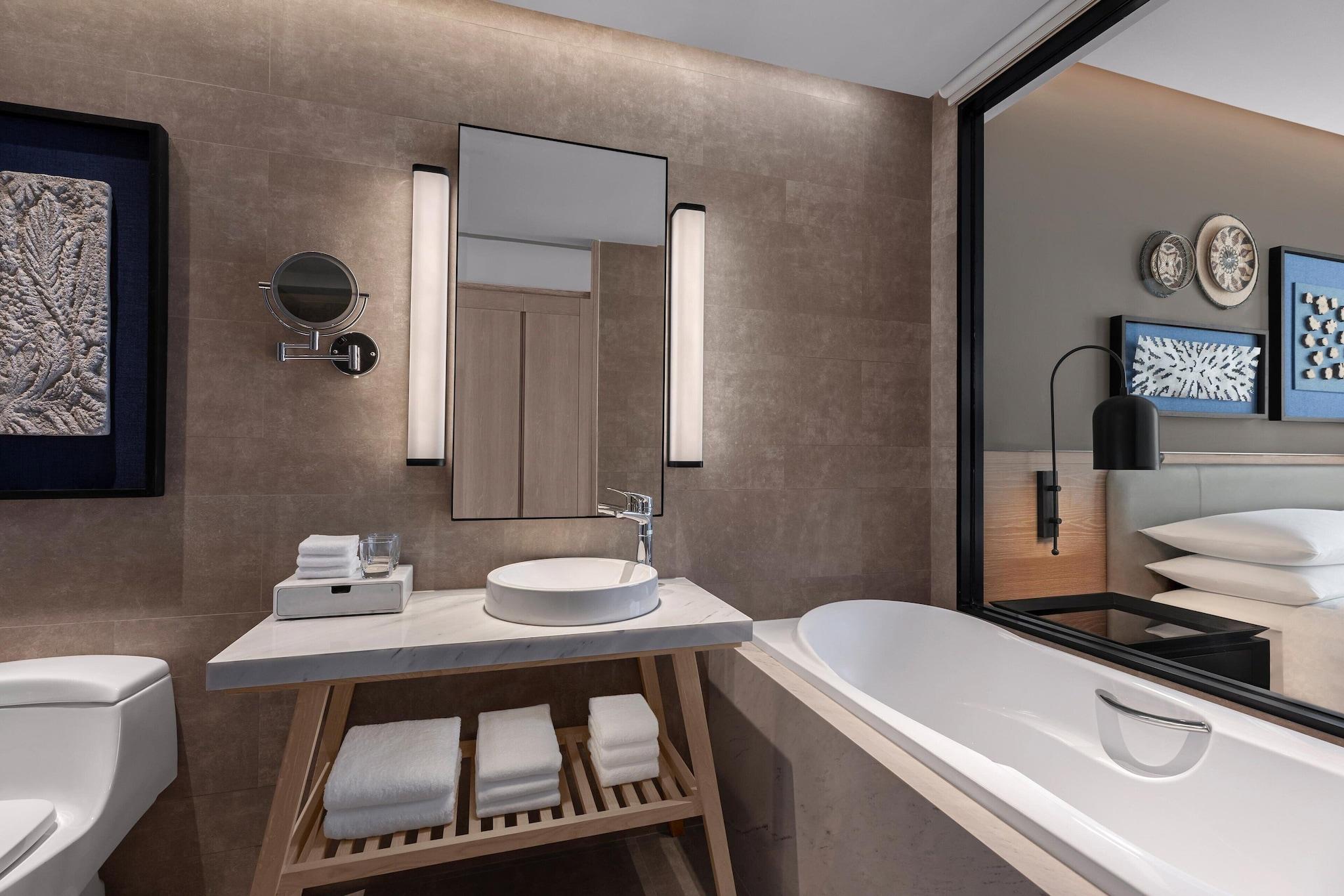 Suite Ocean View King Bed