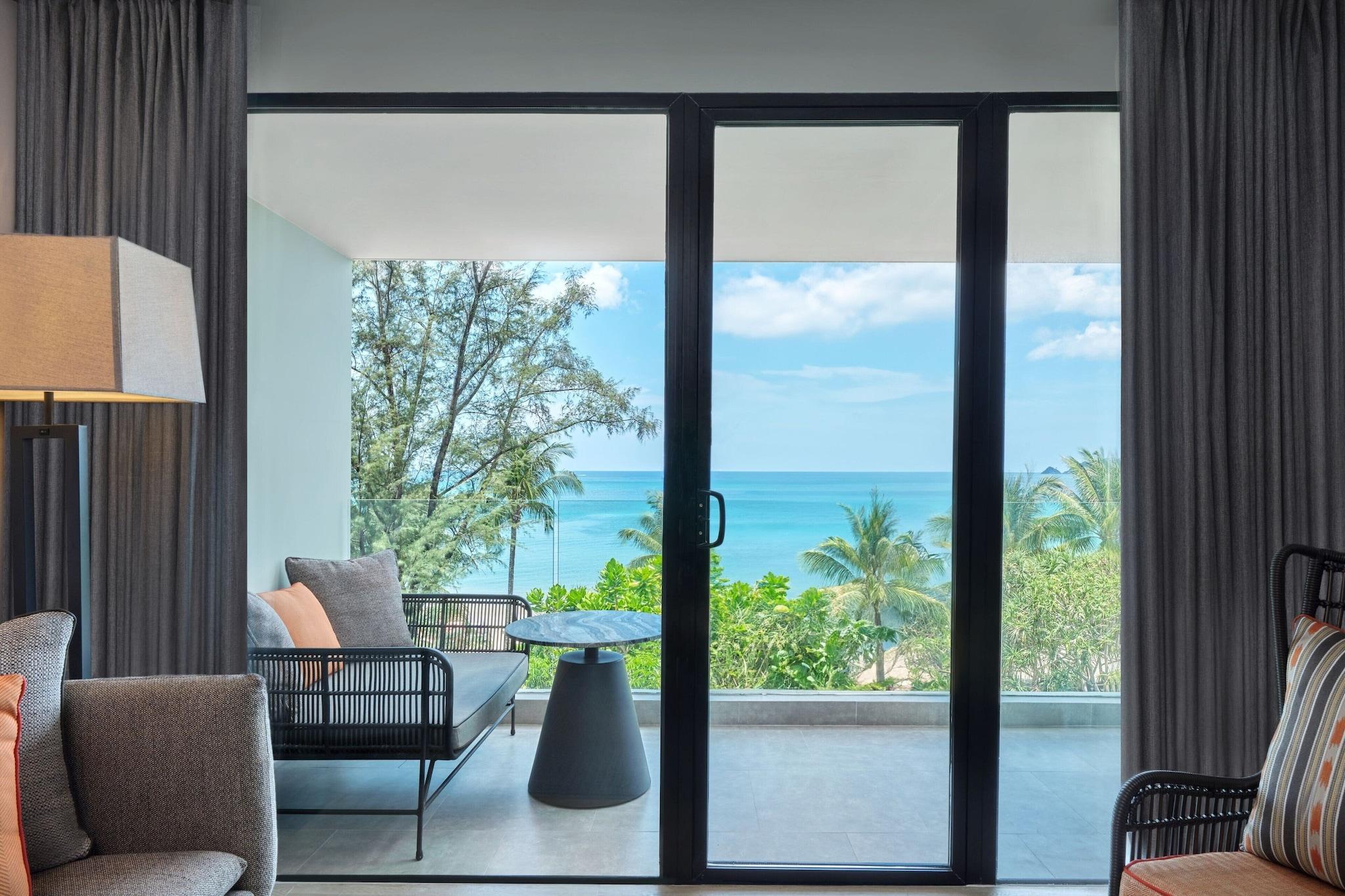 Suite Ocean View King Bed