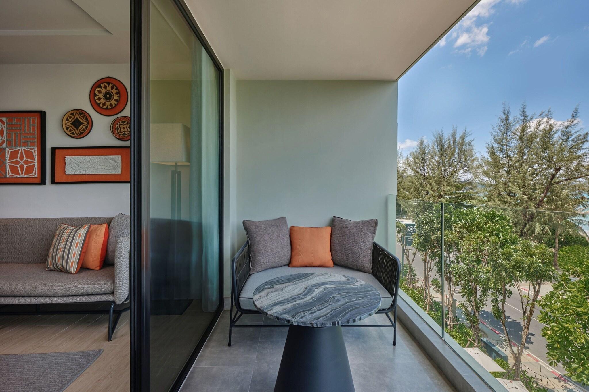 Suite Ocean View King Bed