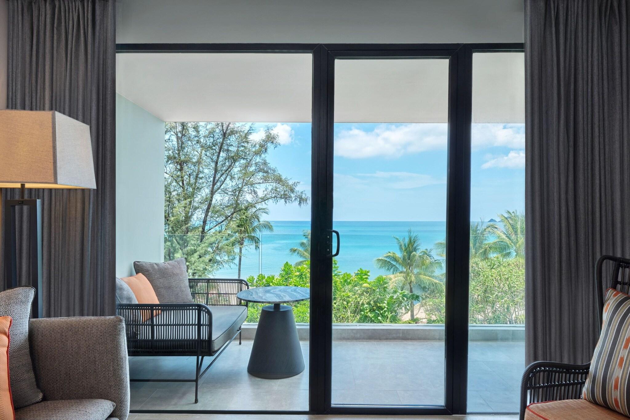 Suite Ocean View King Bed