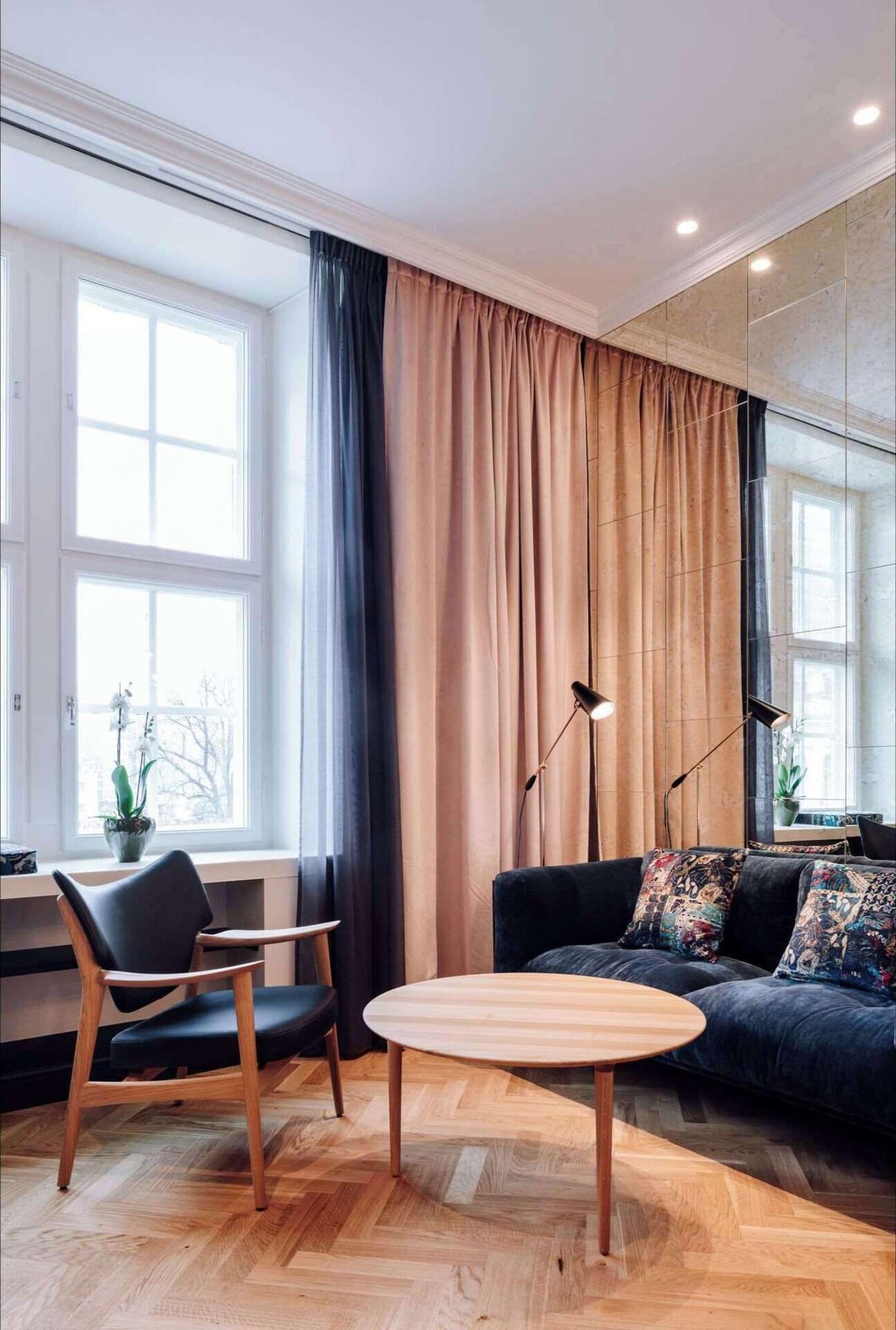 Double Deluxe King Bed