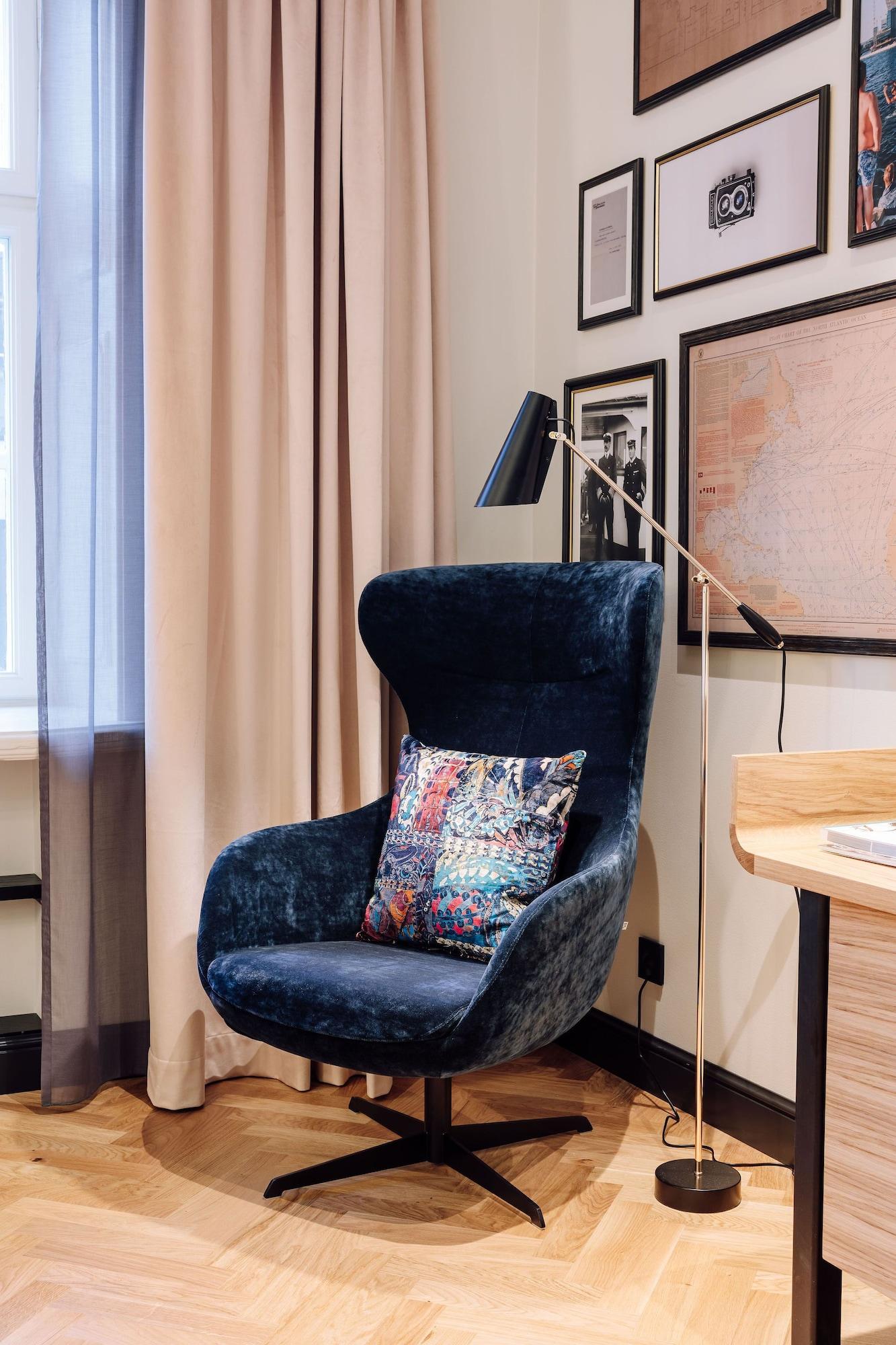 Double Superior King Bed