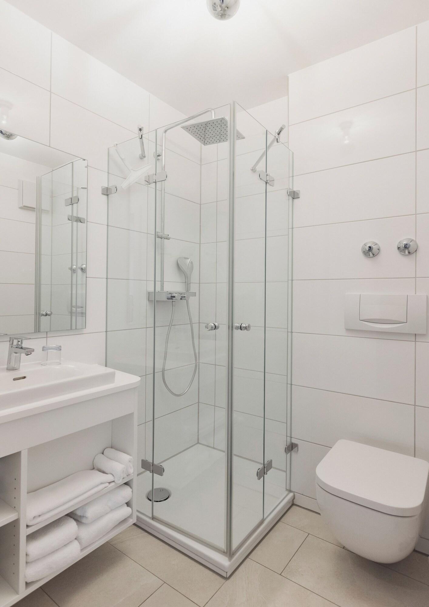 Junior Suite Queen Size Bed