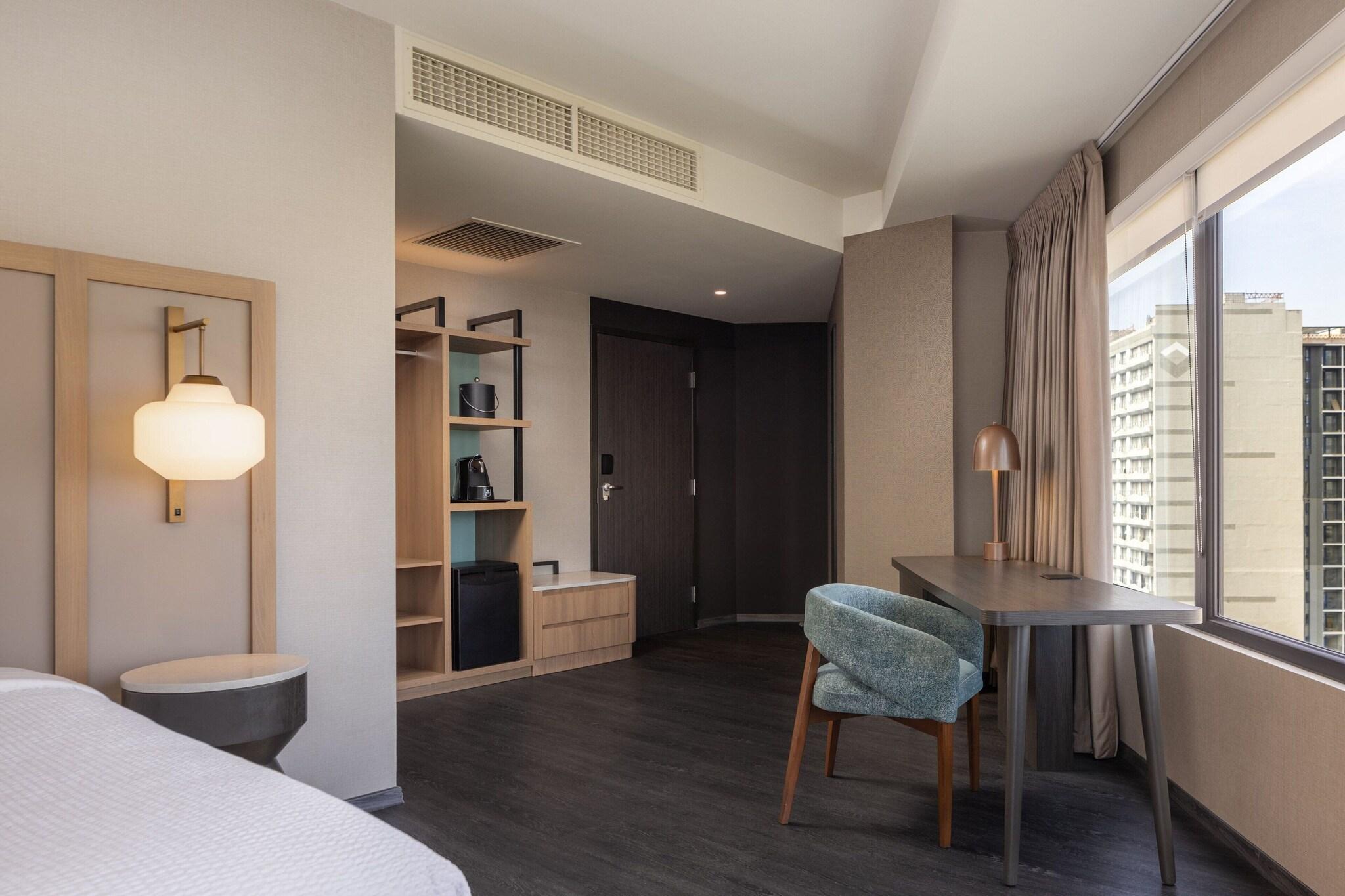 Double City View King Bed