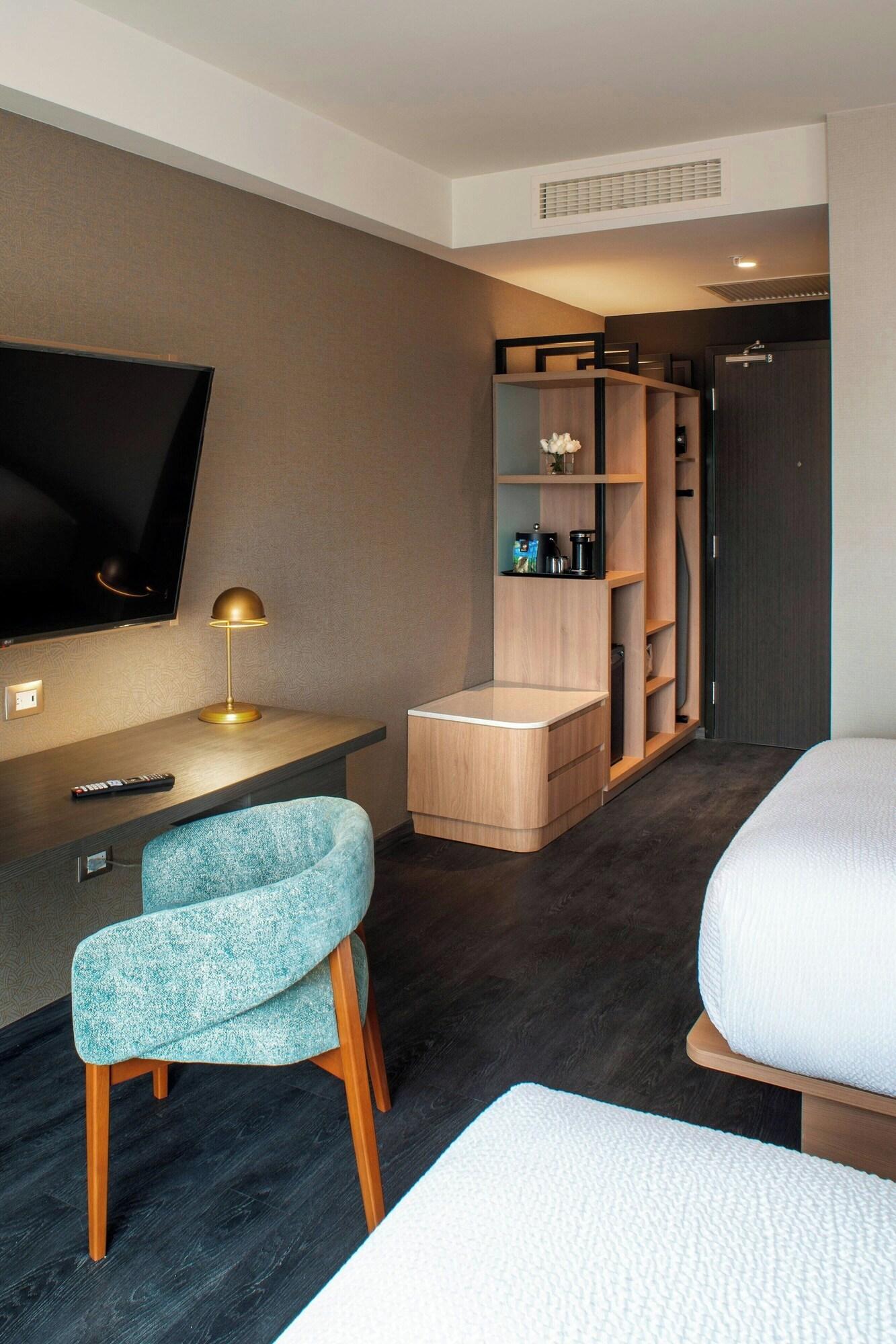 Quadruple Two Double Beds