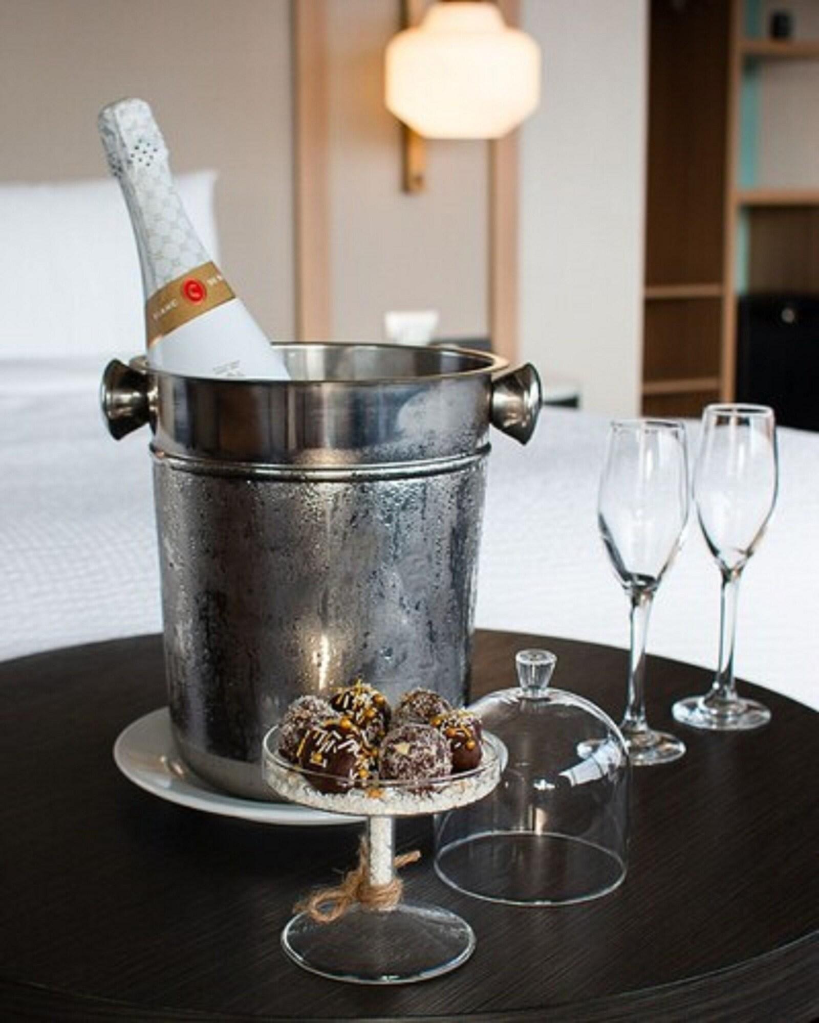 Double City View King Bed