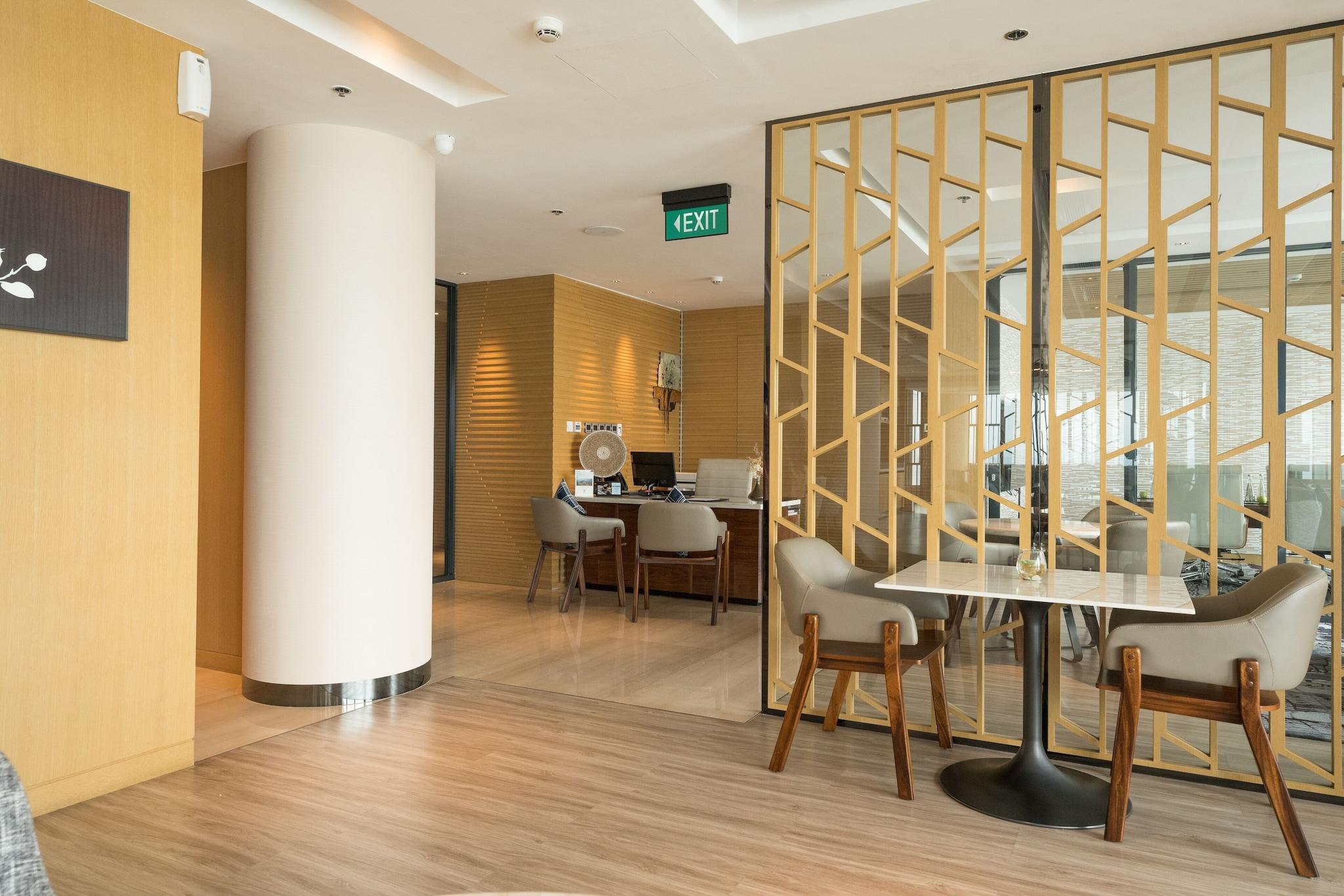 Double Club King Bed